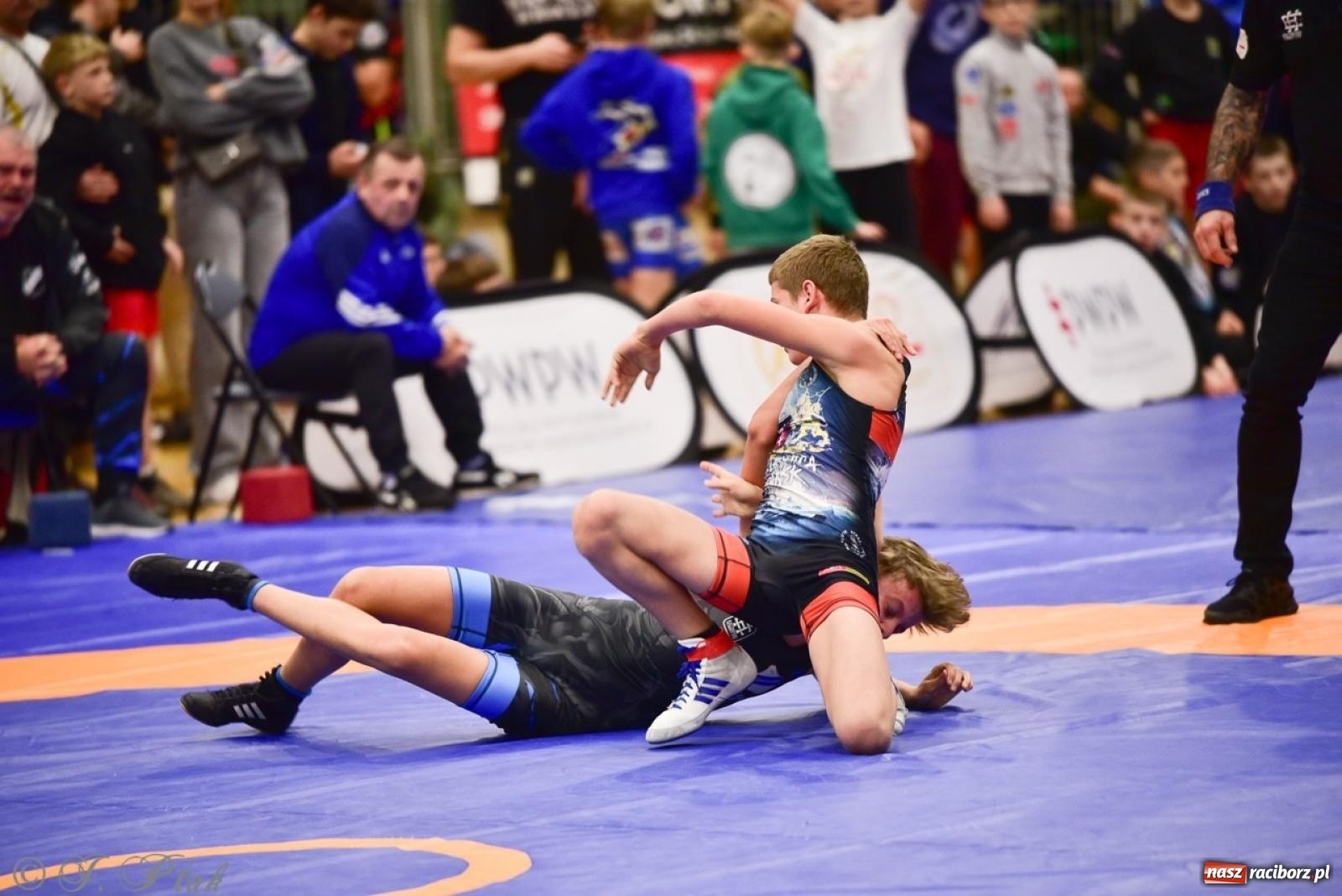 Zdjęcie w galerii na portalu naszraciborz.pl: XIV Mistrzostwa Polski Młodzików U14 w Raciborzu – sportowe emocje w Arenie OSiR wiadomości z regionu