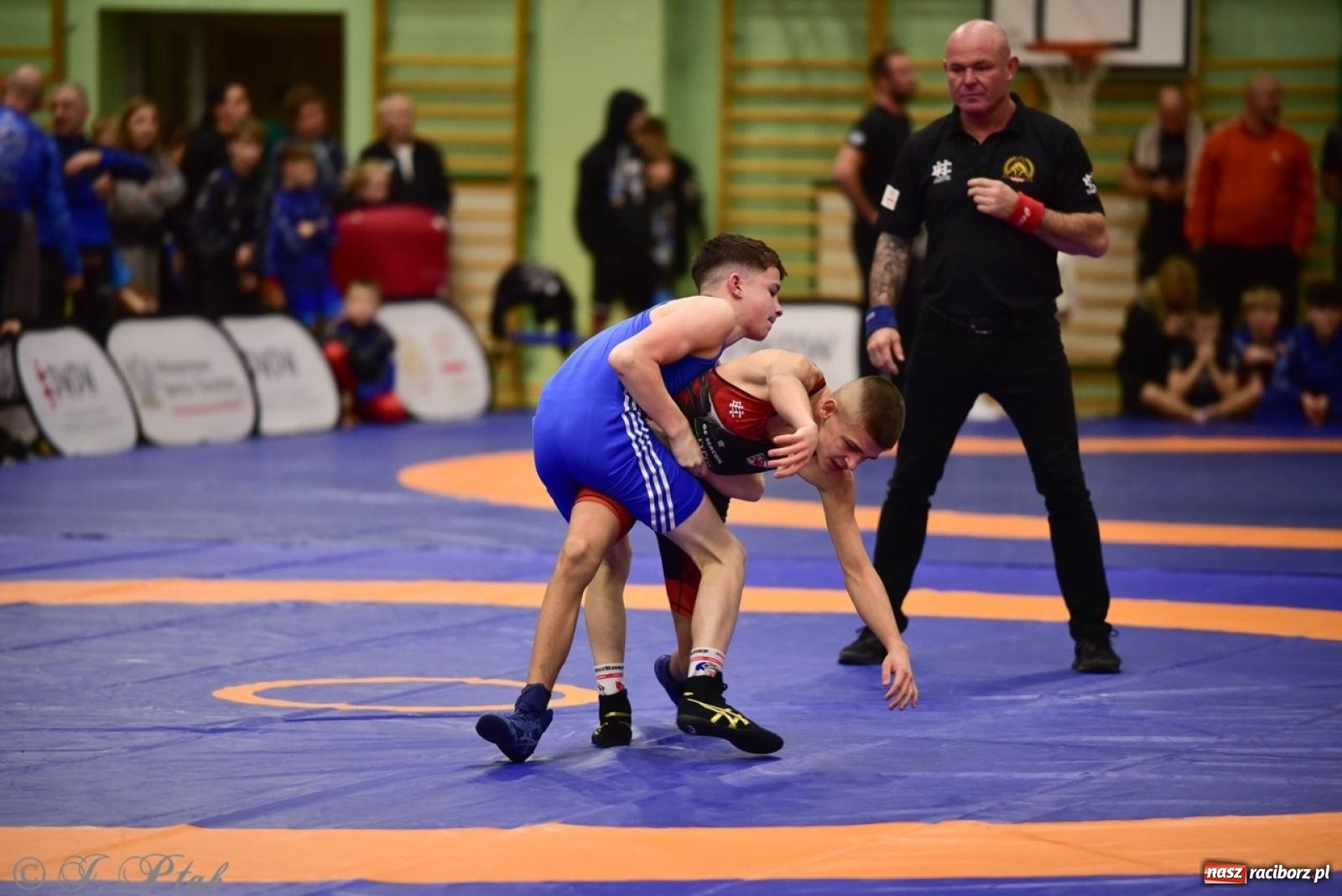 Zdjęcie w galerii na portalu naszraciborz.pl: XIV Mistrzostwa Polski Młodzików U14 w Raciborzu – sportowe emocje w Arenie OSiR wiadomości z regionu