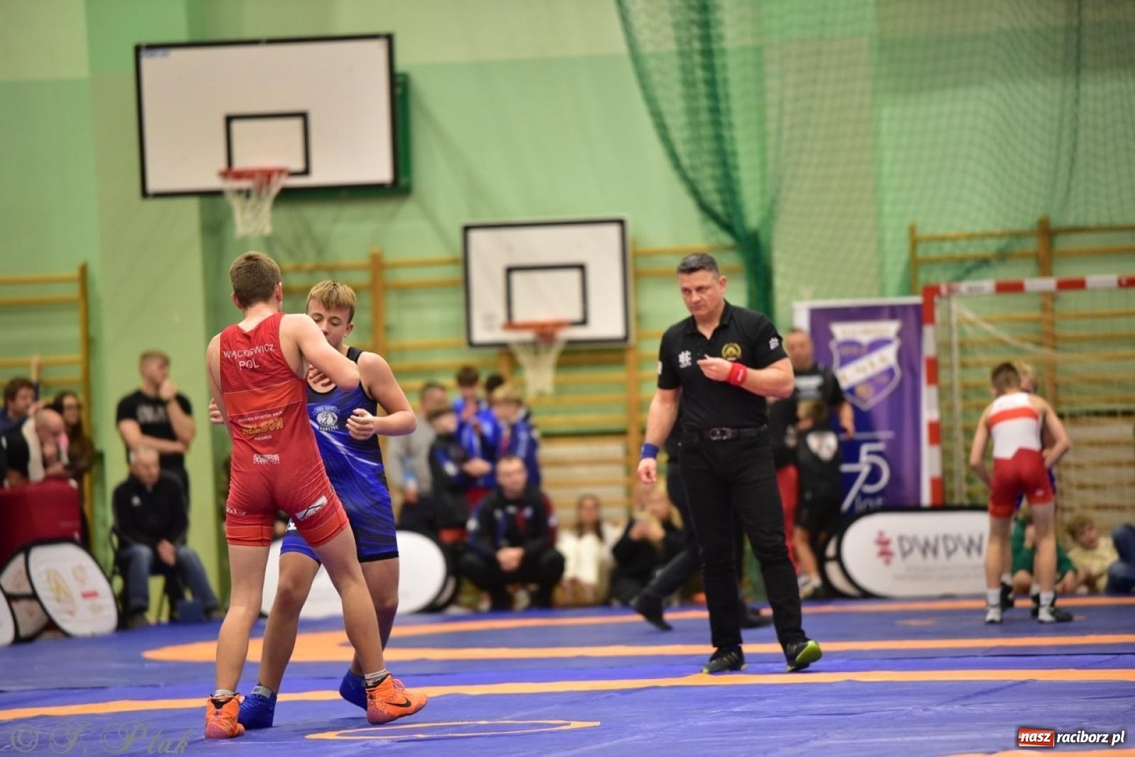 Zdjęcie w galerii na portalu naszraciborz.pl: XIV Mistrzostwa Polski Młodzików U14 w Raciborzu – sportowe emocje w Arenie OSiR wiadomości z regionu