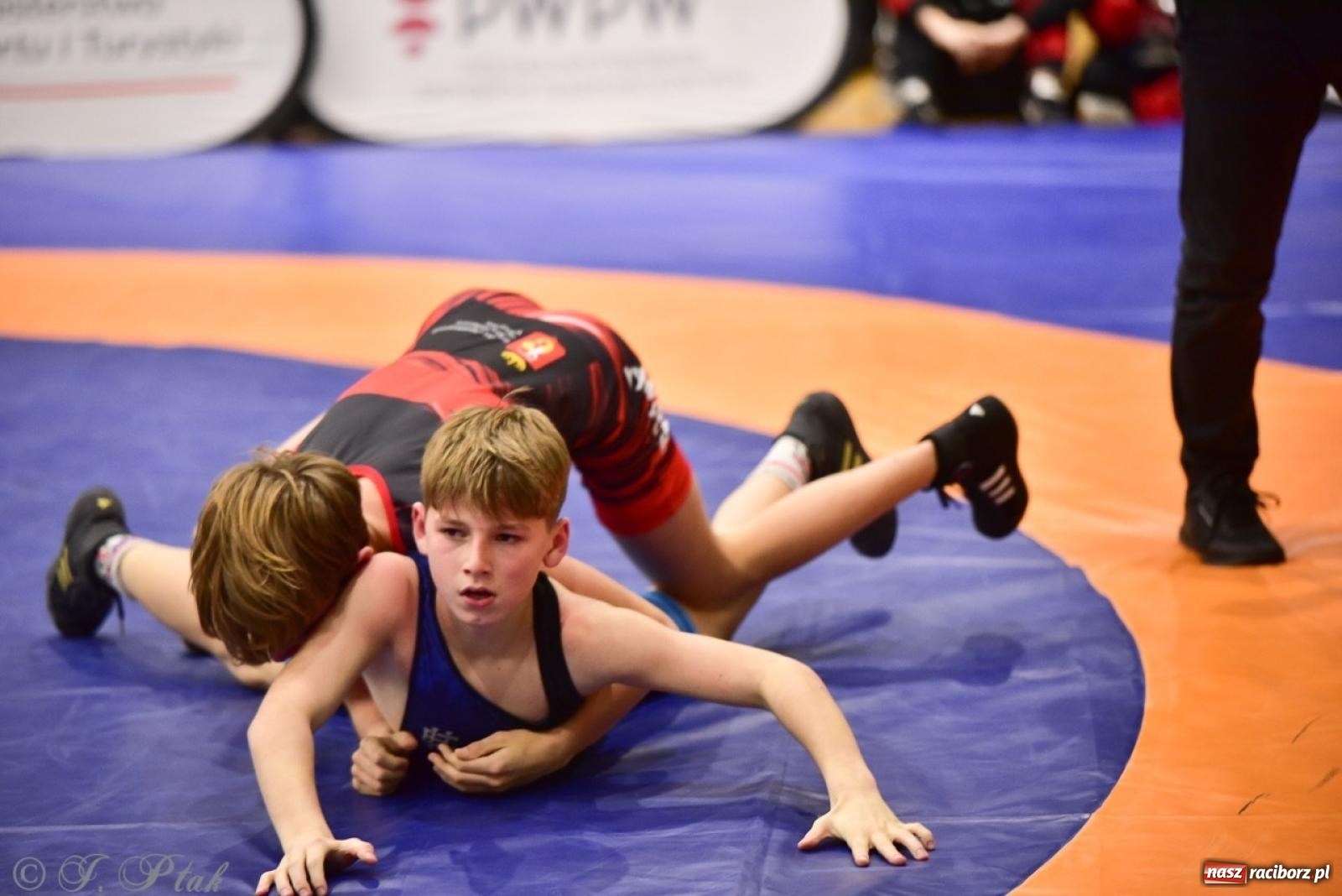 Zdjęcie w galerii na portalu naszraciborz.pl: XIV Mistrzostwa Polski Młodzików U14 w Raciborzu – sportowe emocje w Arenie OSiR wiadomości z regionu