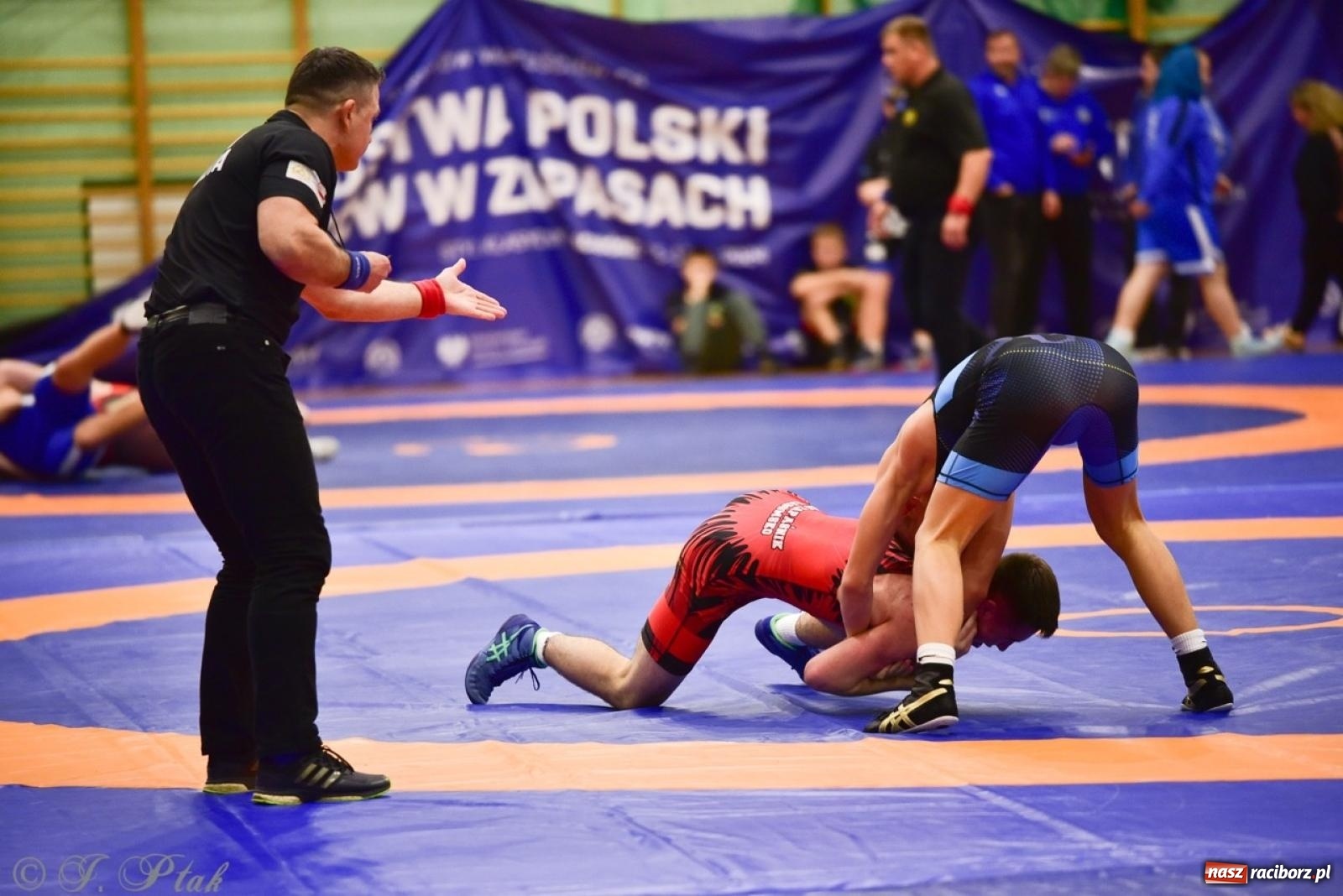 Zdjęcie w galerii na portalu naszraciborz.pl: XIV Mistrzostwa Polski Młodzików U14 w Raciborzu – sportowe emocje w Arenie OSiR wiadomości z regionu