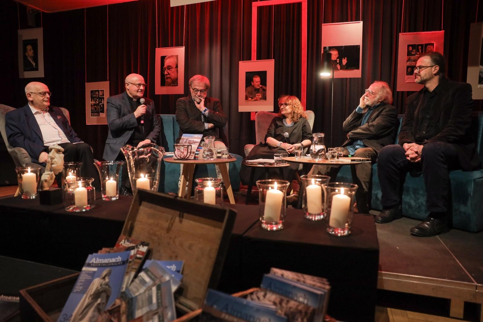 Zdjęcie w galerii na portalu naszraciborz.pl: Wyjątkowi goście na jubileusz Almanachu Prowincjonalnego wiadomości z regionu