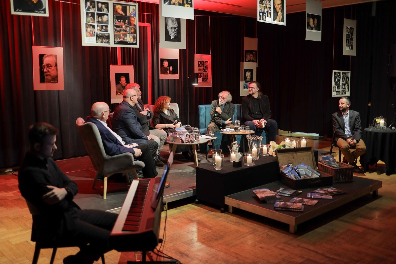 Zdjęcie w galerii na portalu naszraciborz.pl: Wyjątkowi goście na jubileusz Almanachu Prowincjonalnego wiadomości z regionu