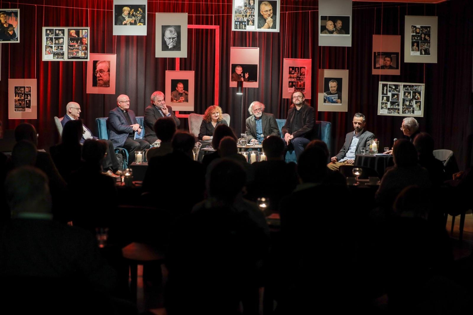 Zdjęcie w galerii na portalu naszraciborz.pl: Wyjątkowi goście na jubileusz Almanachu Prowincjonalnego wiadomości z regionu