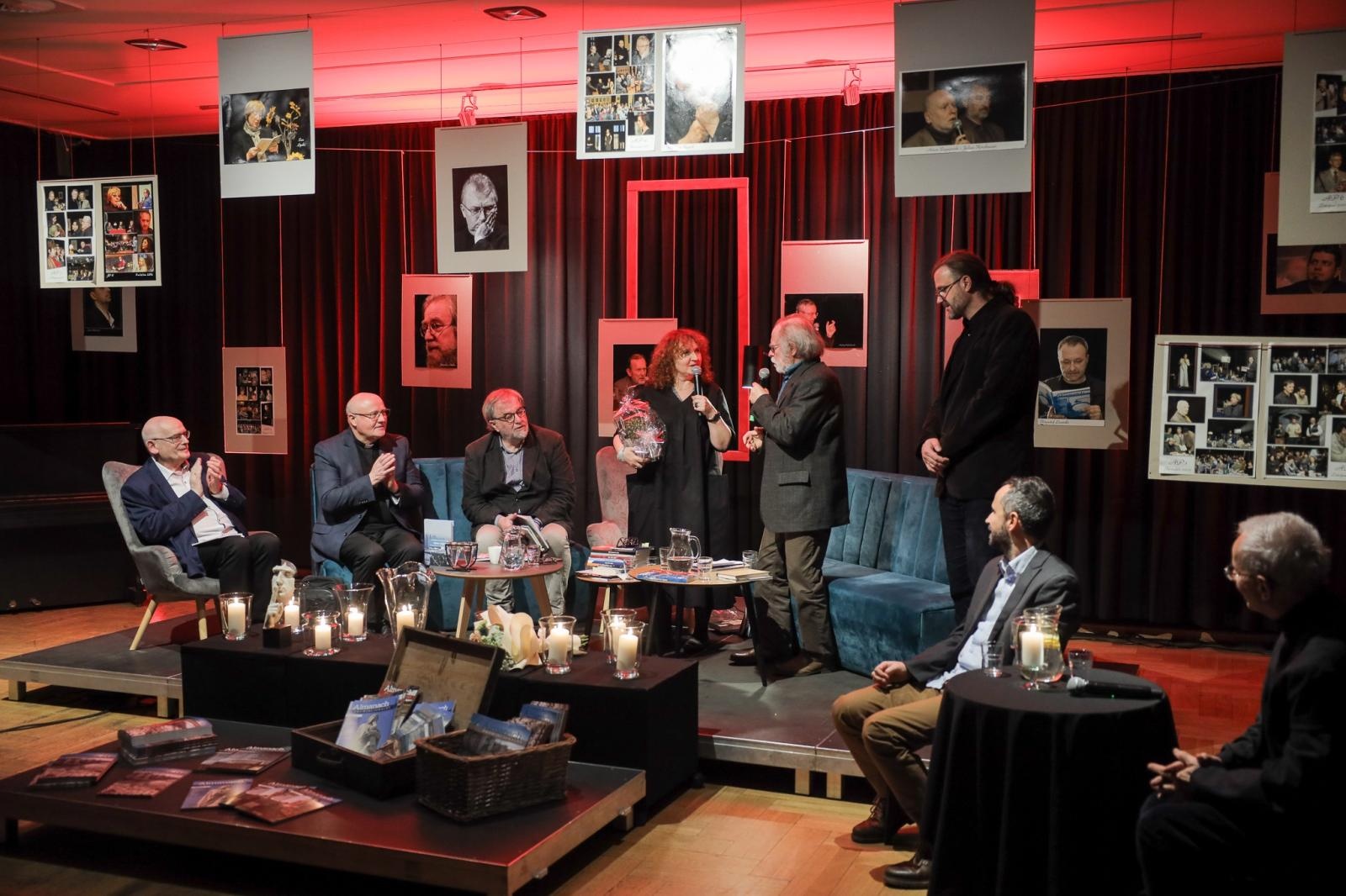 Zdjęcie w galerii na portalu naszraciborz.pl: Wyjątkowi goście na jubileusz Almanachu Prowincjonalnego wiadomości z regionu