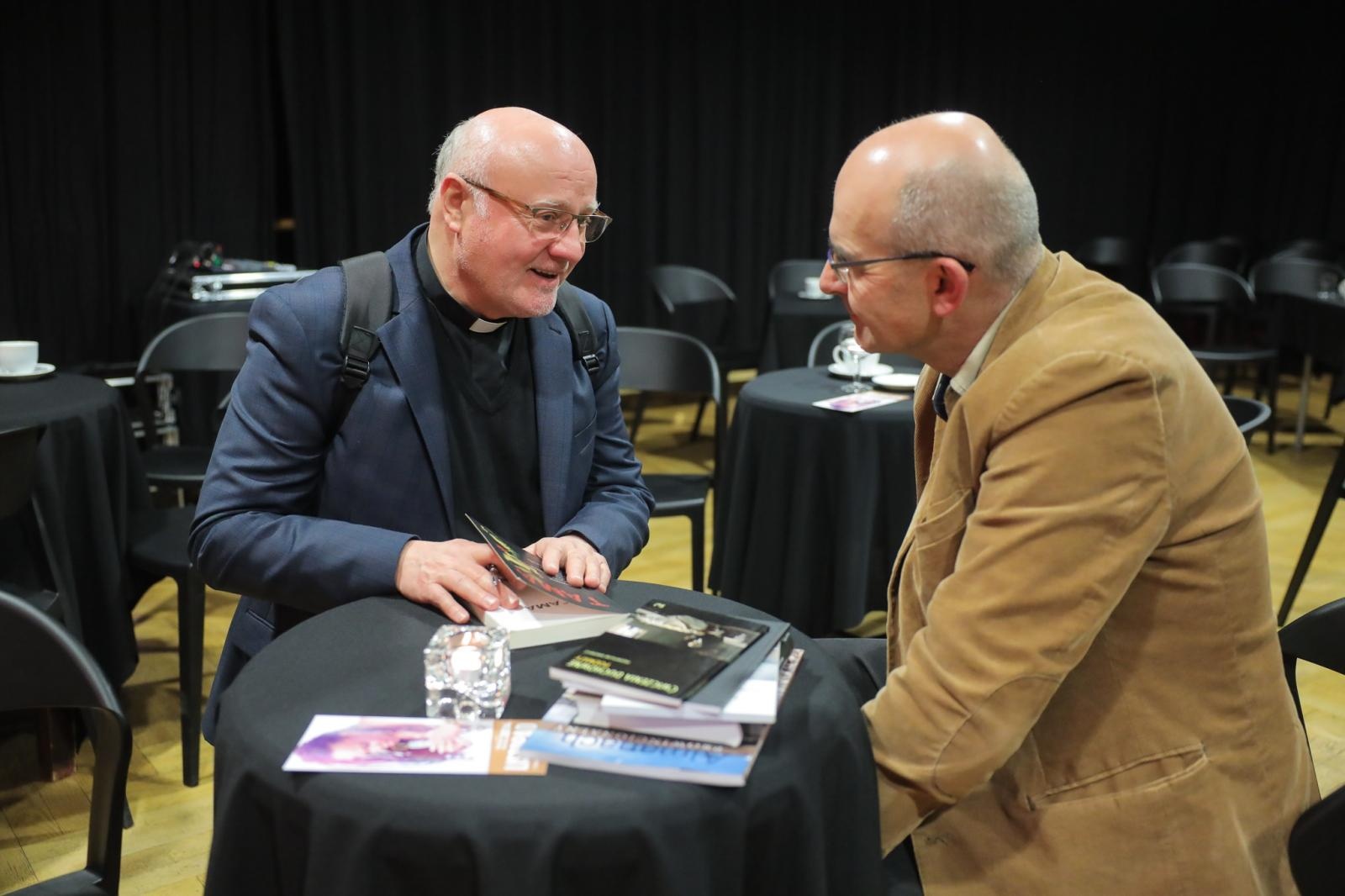 Zdjęcie w galerii na portalu naszraciborz.pl: Wyjątkowi goście na jubileusz Almanachu Prowincjonalnego wiadomości z regionu