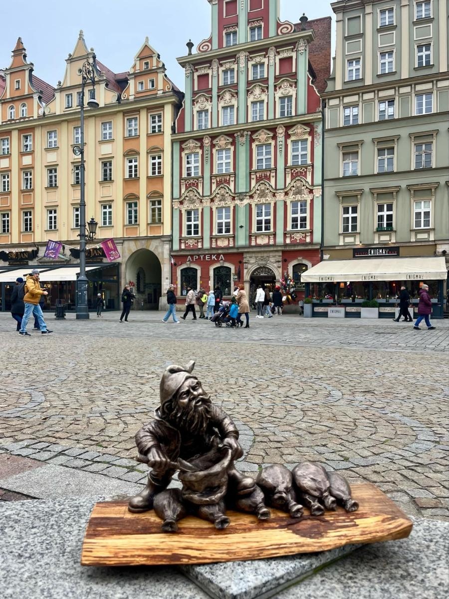 Zdjęcie w galerii na portalu naszraciborz.pl: Nowy wrocławski krasnal nawiązuje do Raciborza. To Raciworek wiadomości z regionu