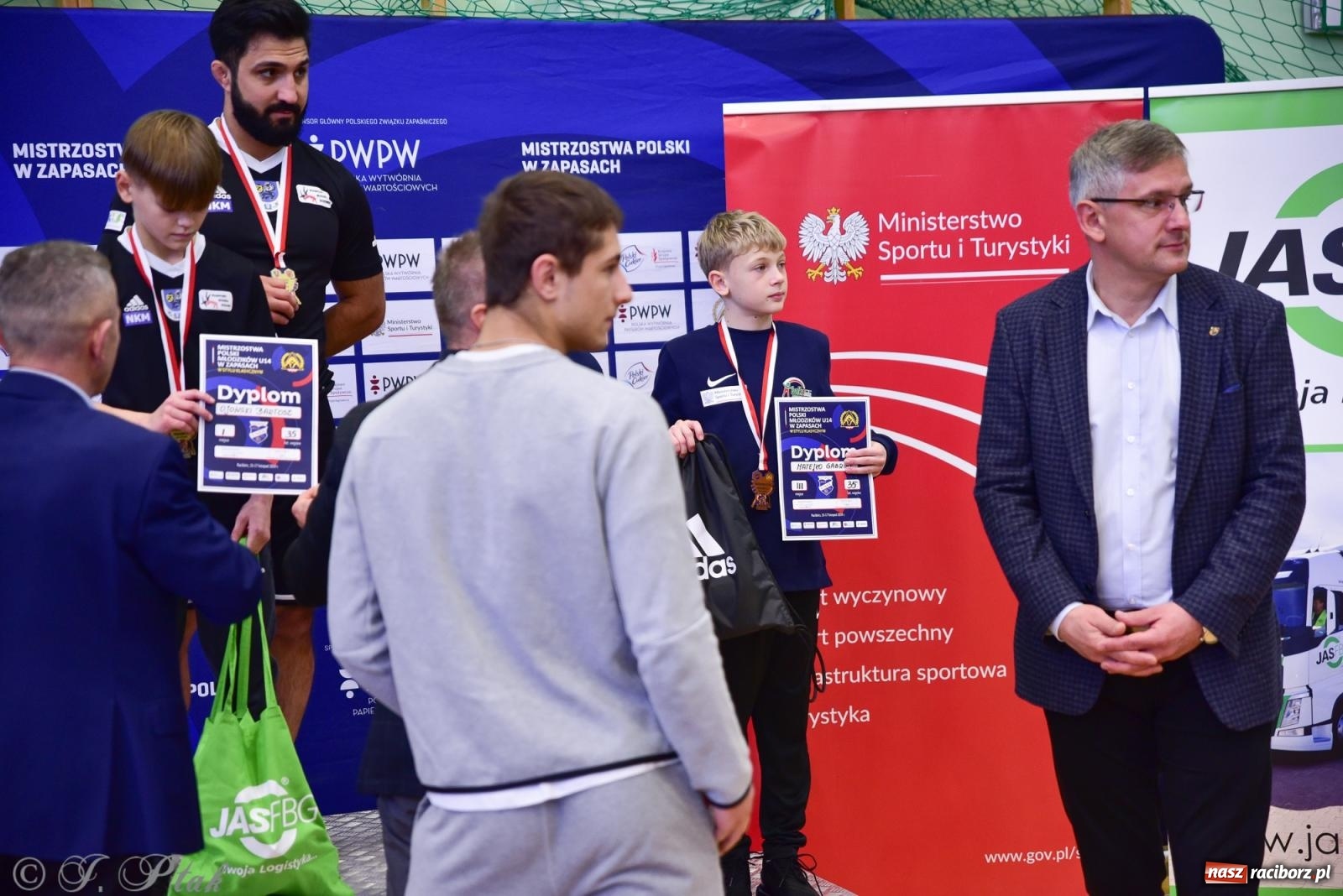 Zdjęcie w galerii na portalu naszraciborz.pl: Z dwoma medalami unici kończą mistrzostwa Polski U-14 wiadomości z regionu