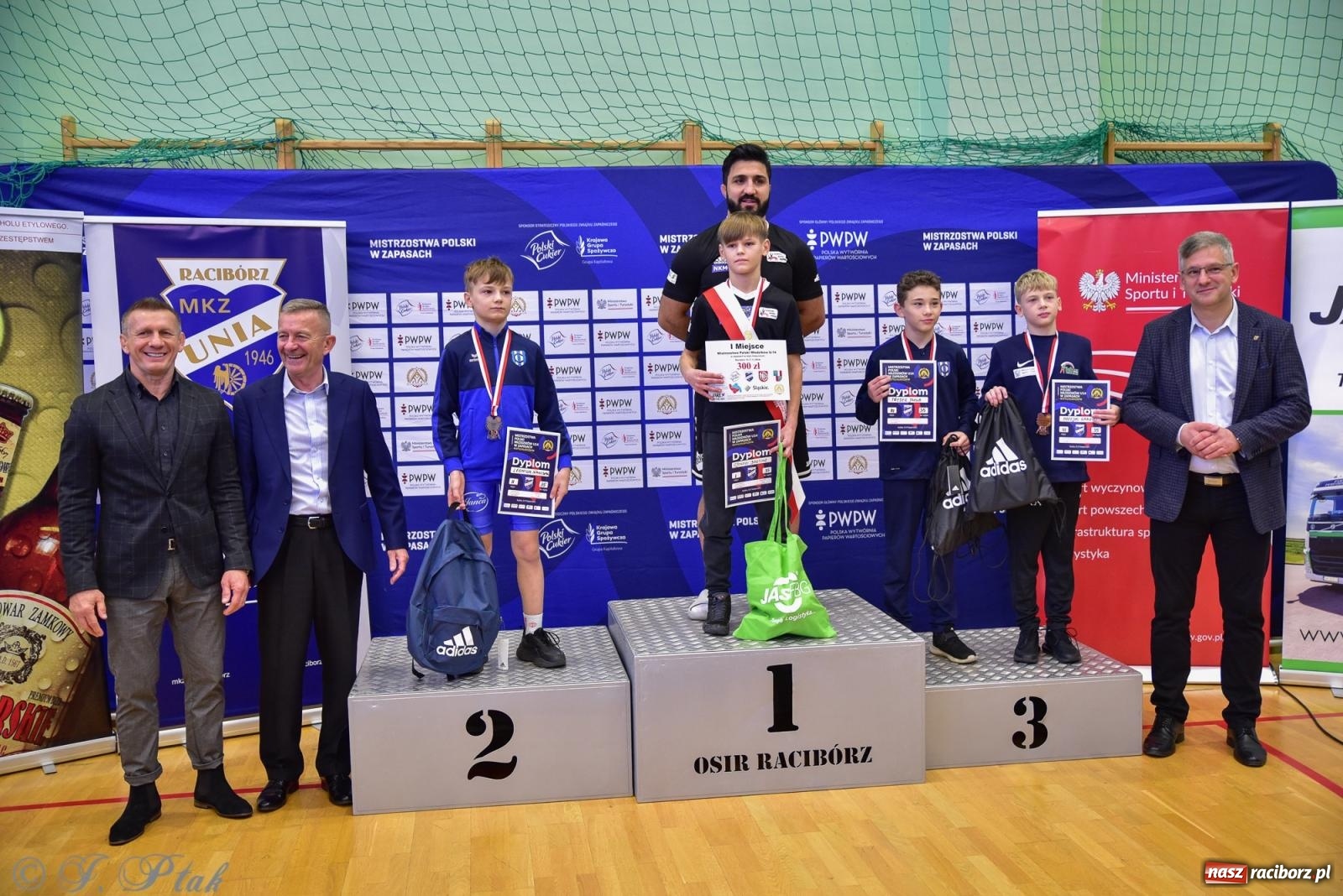 Zdjęcie w galerii na portalu naszraciborz.pl: Z dwoma medalami unici kończą mistrzostwa Polski U-14 wiadomości z regionu