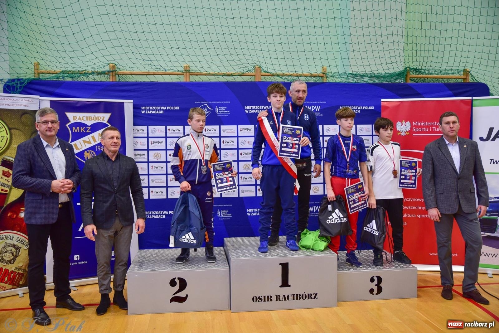 Zdjęcie w galerii na portalu naszraciborz.pl: Z dwoma medalami unici kończą mistrzostwa Polski U-14 wiadomości z regionu