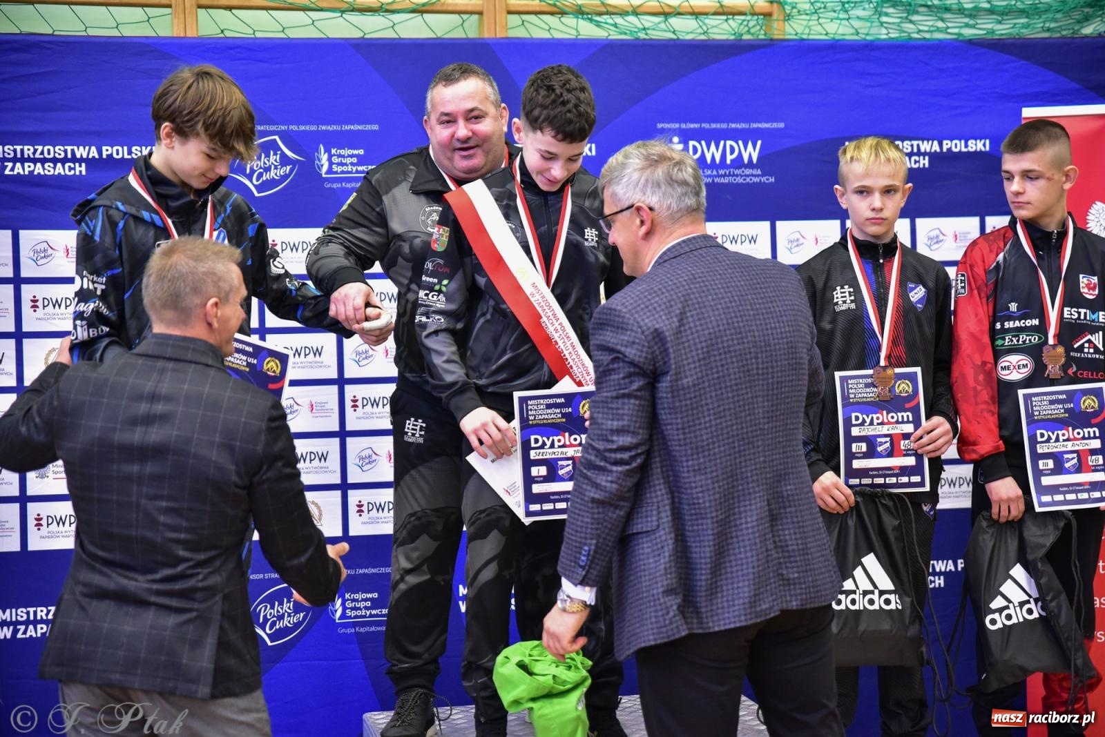 Zdjęcie w galerii na portalu naszraciborz.pl: Z dwoma medalami unici kończą mistrzostwa Polski U-14 wiadomości z regionu