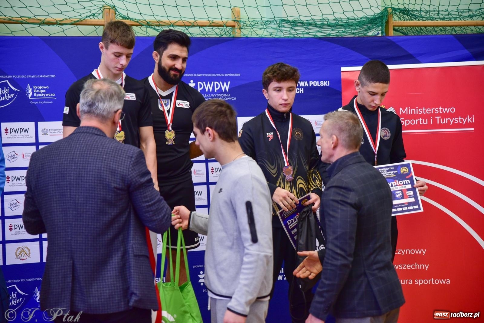 Zdjęcie w galerii na portalu naszraciborz.pl: Z dwoma medalami unici kończą mistrzostwa Polski U-14 wiadomości z regionu