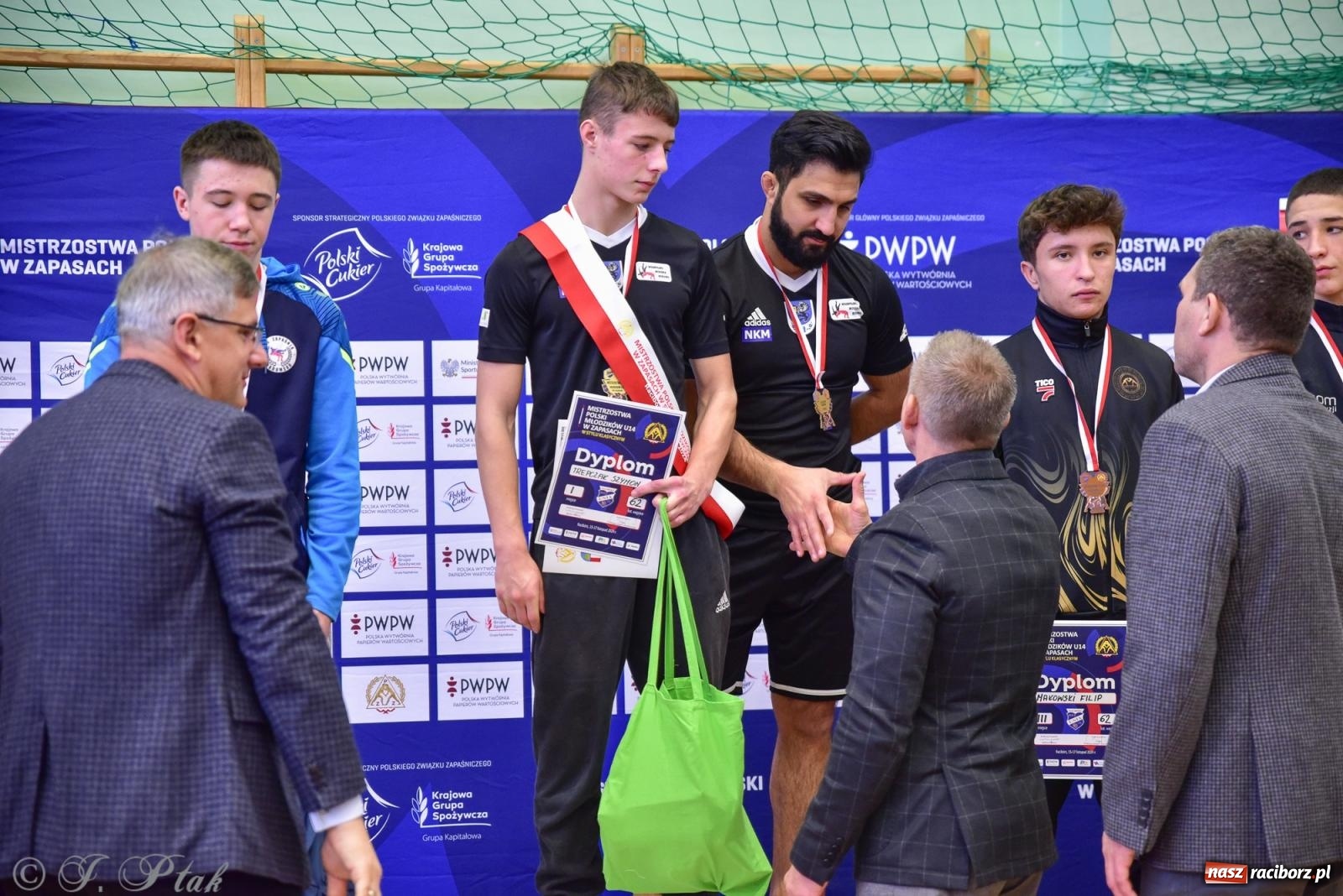 Zdjęcie w galerii na portalu naszraciborz.pl: Z dwoma medalami unici kończą mistrzostwa Polski U-14 wiadomości z regionu