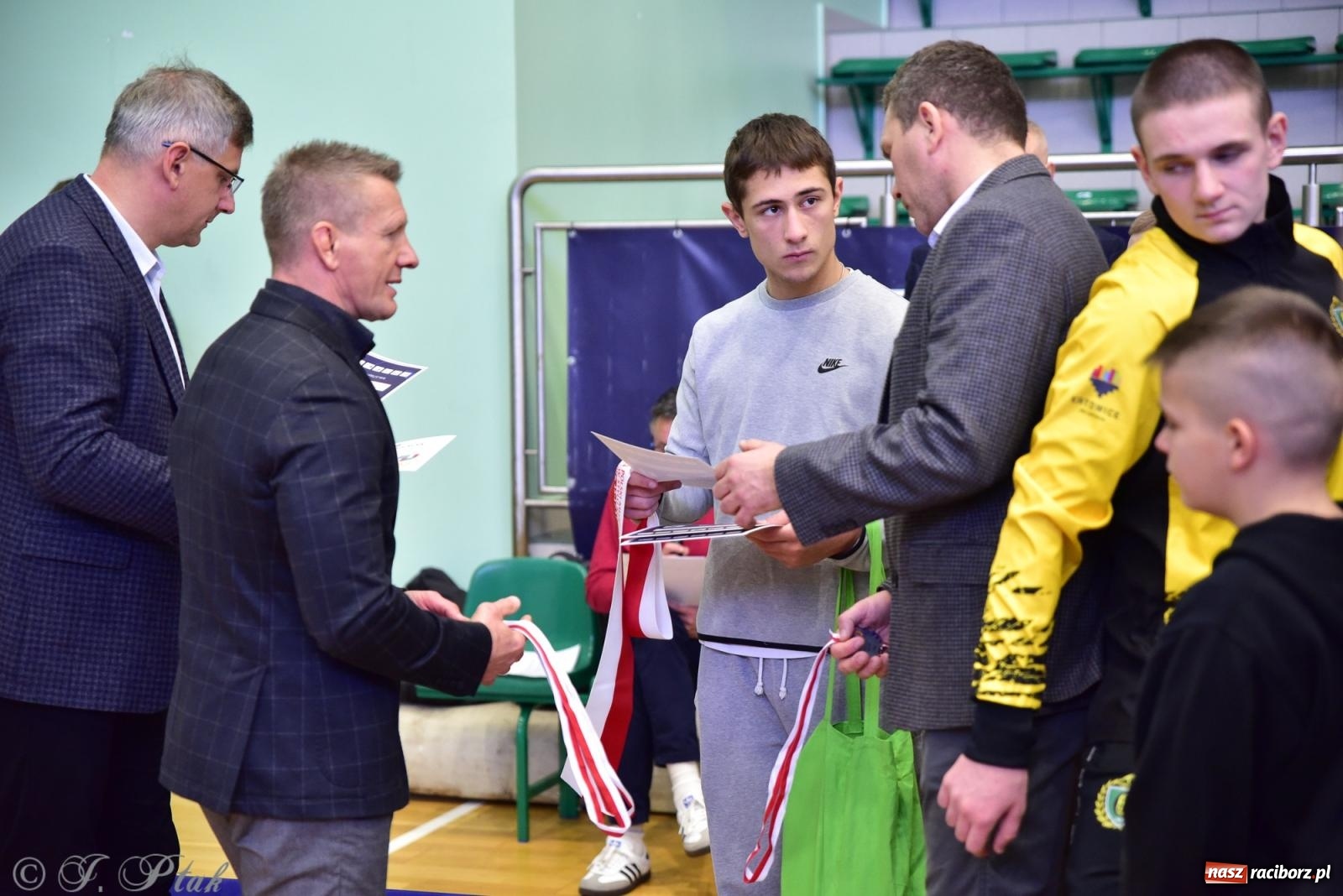 Zdjęcie w galerii na portalu naszraciborz.pl: Z dwoma medalami unici kończą mistrzostwa Polski U-14 wiadomości z regionu