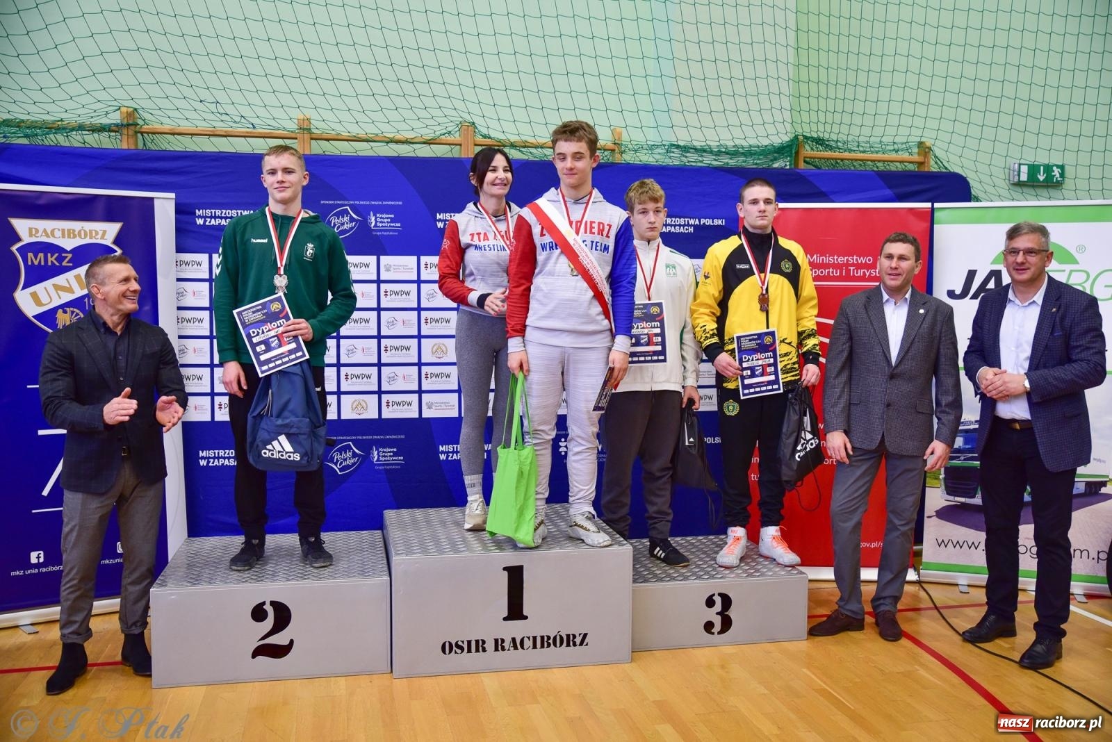 Zdjęcie w galerii na portalu naszraciborz.pl: Z dwoma medalami unici kończą mistrzostwa Polski U-14 wiadomości z regionu