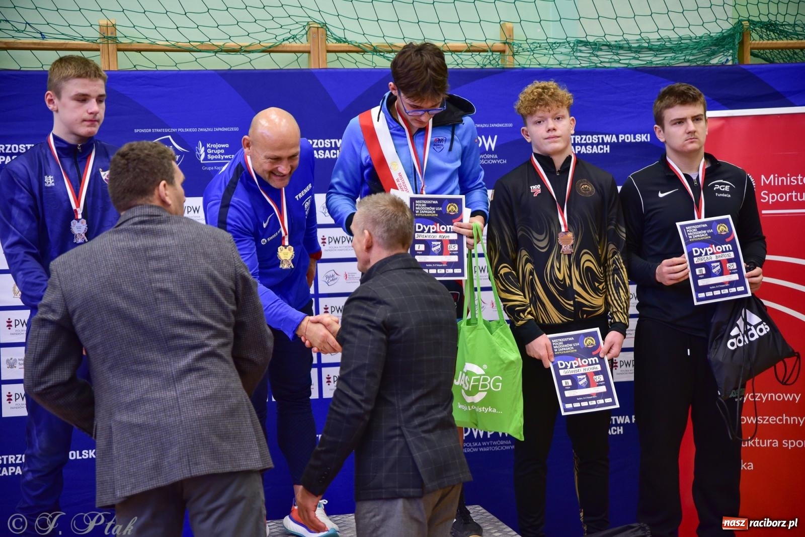 Zdjęcie w galerii na portalu naszraciborz.pl: Z dwoma medalami unici kończą mistrzostwa Polski U-14 wiadomości z regionu