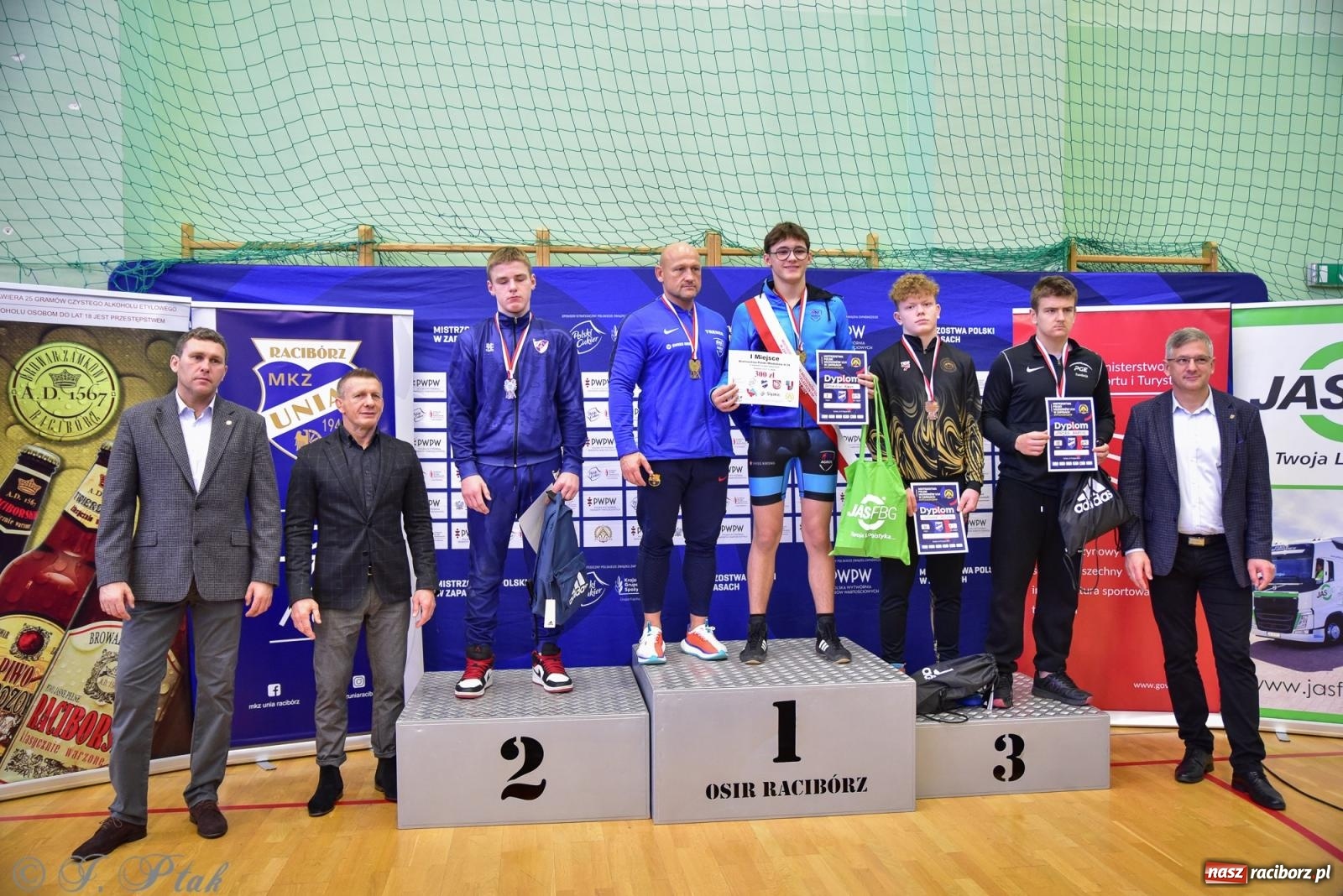 Zdjęcie w galerii na portalu naszraciborz.pl: Z dwoma medalami unici kończą mistrzostwa Polski U-14 wiadomości z regionu