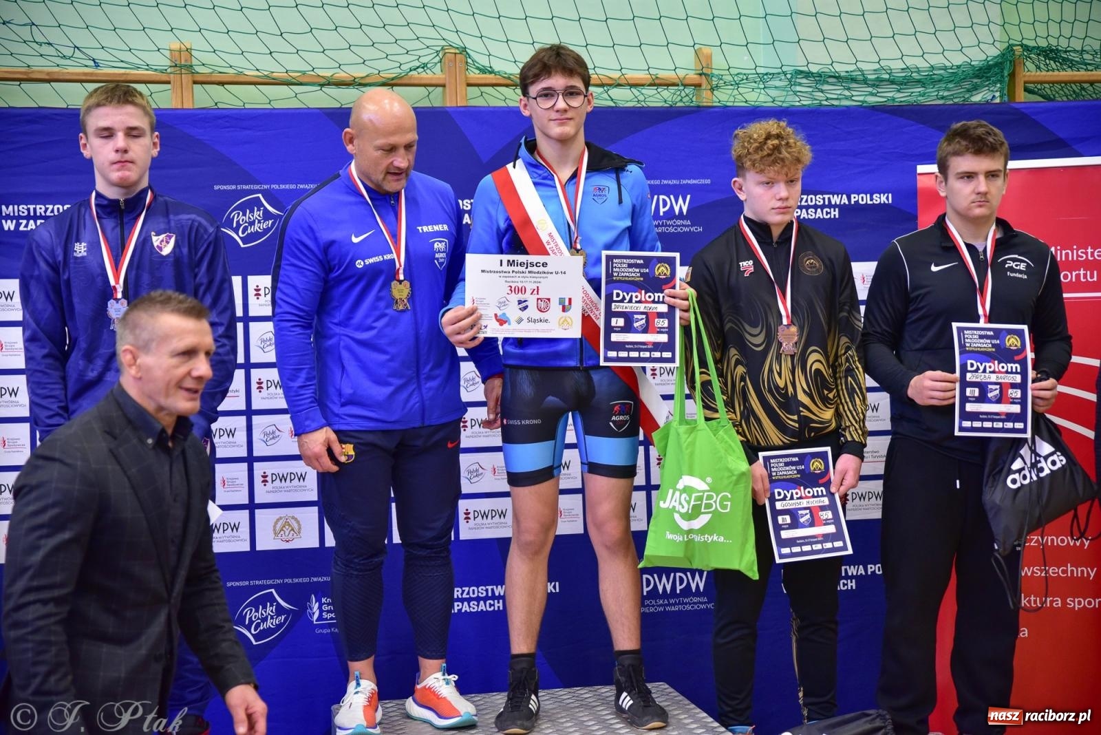 Zdjęcie w galerii na portalu naszraciborz.pl: Z dwoma medalami unici kończą mistrzostwa Polski U-14 wiadomości z regionu