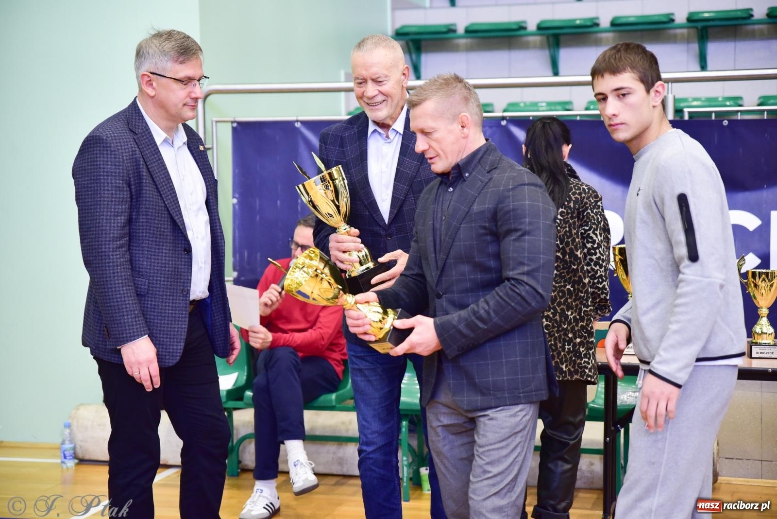 Zdjęcie w galerii na portalu naszraciborz.pl: Z dwoma medalami unici kończą mistrzostwa Polski U-14 wiadomości z regionu