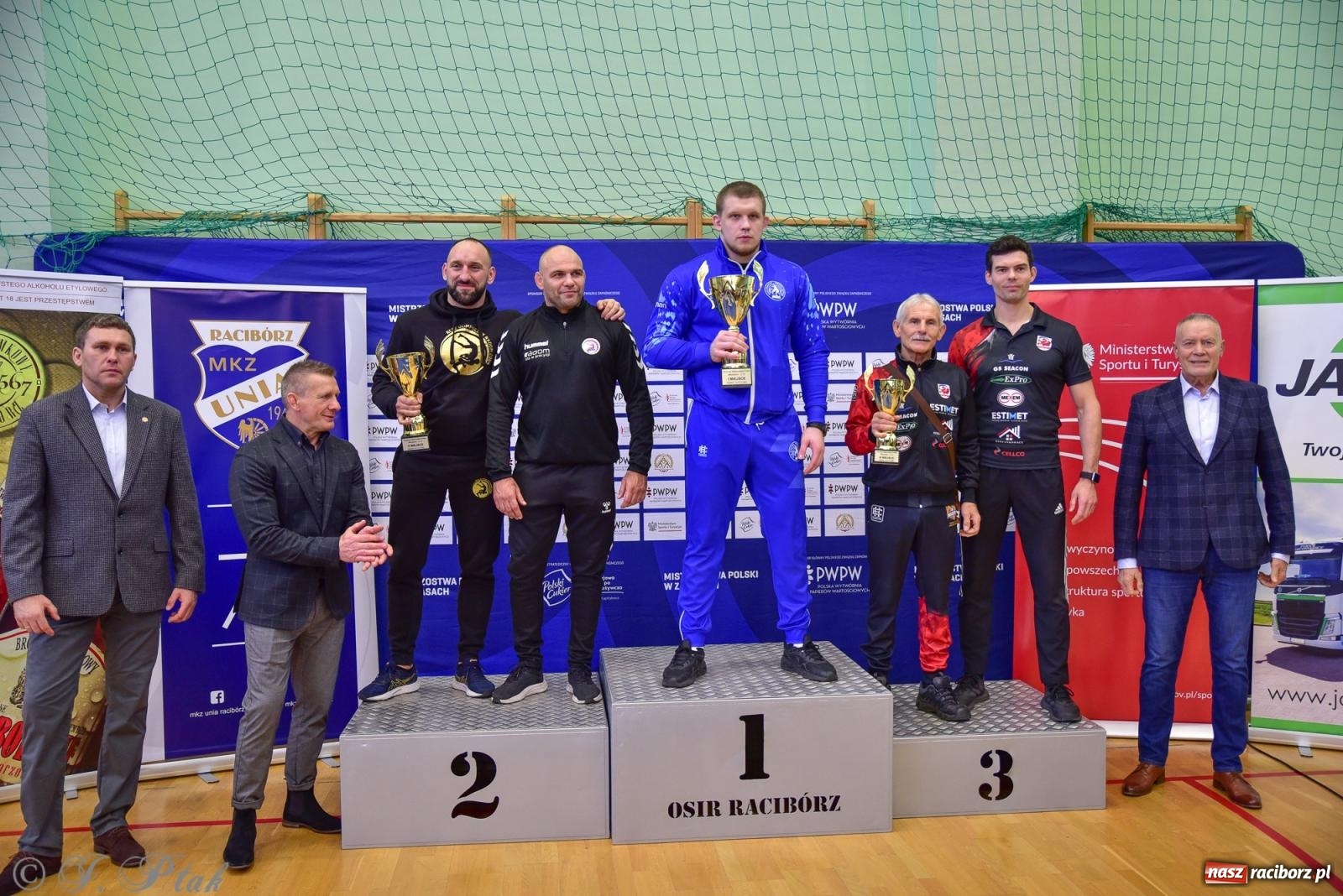 Zdjęcie w galerii na portalu naszraciborz.pl: Z dwoma medalami unici kończą mistrzostwa Polski U-14 wiadomości z regionu