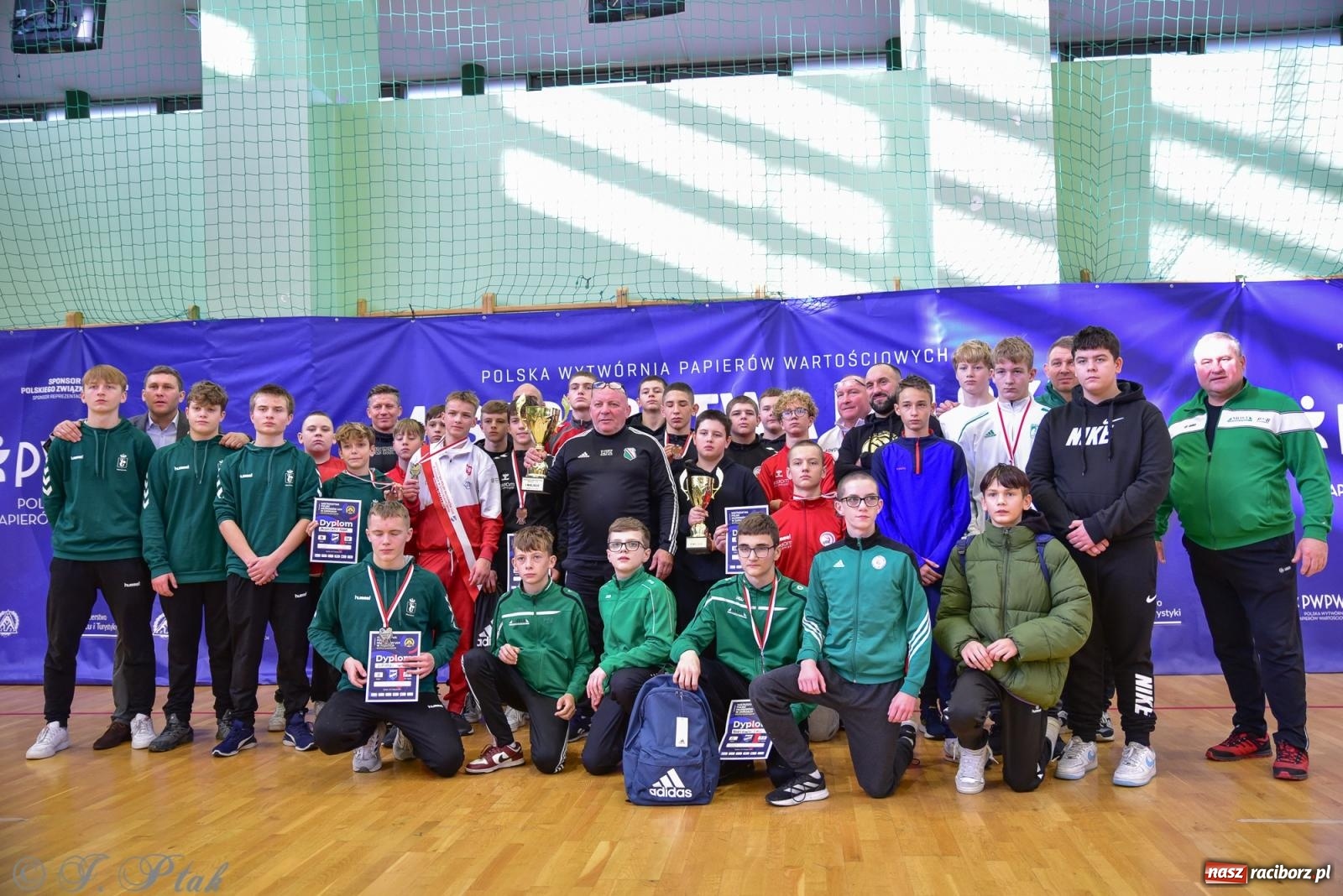 Zdjęcie w galerii na portalu naszraciborz.pl: Z dwoma medalami unici kończą mistrzostwa Polski U-14 wiadomości z regionu