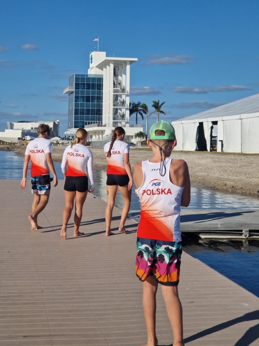 Zdjęcie w galerii na portalu naszraciborz.pl: Młodzi wioślarze z Raciborza na mistrzostwach świata w Sarasocie na Florydzie wiadomości z regionu