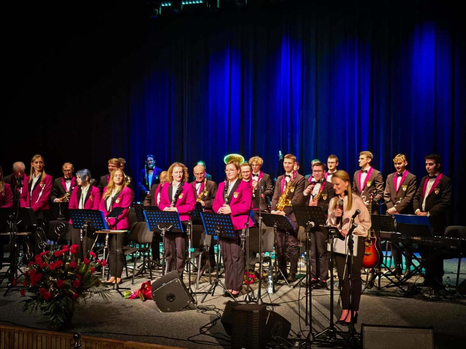 Zdjęcie w galerii na portalu naszraciborz.pl: Dekada muzycznych podróży z Orkiestrą Dętą gm. Nędza wiadomości z regionu