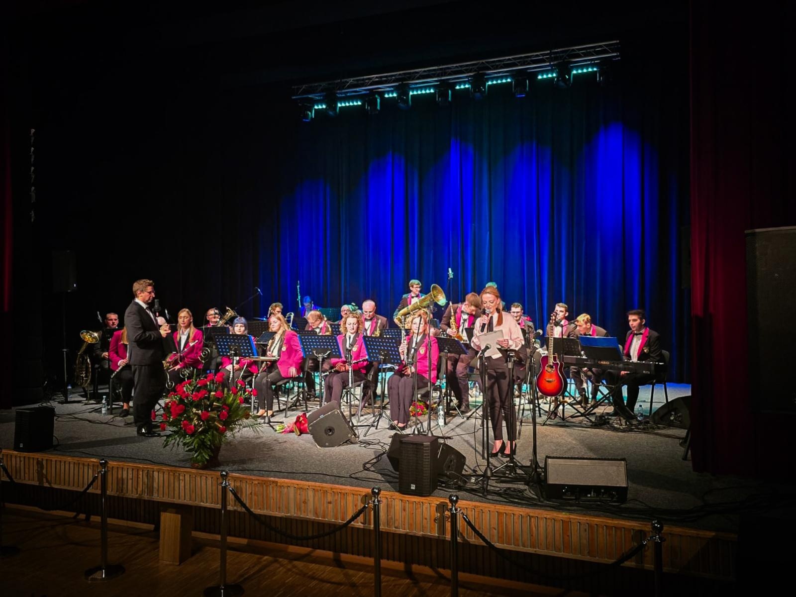 Zdjęcie w galerii na portalu naszraciborz.pl: Dekada muzycznych podróży z Orkiestrą Dętą gm. Nędza wiadomości z regionu