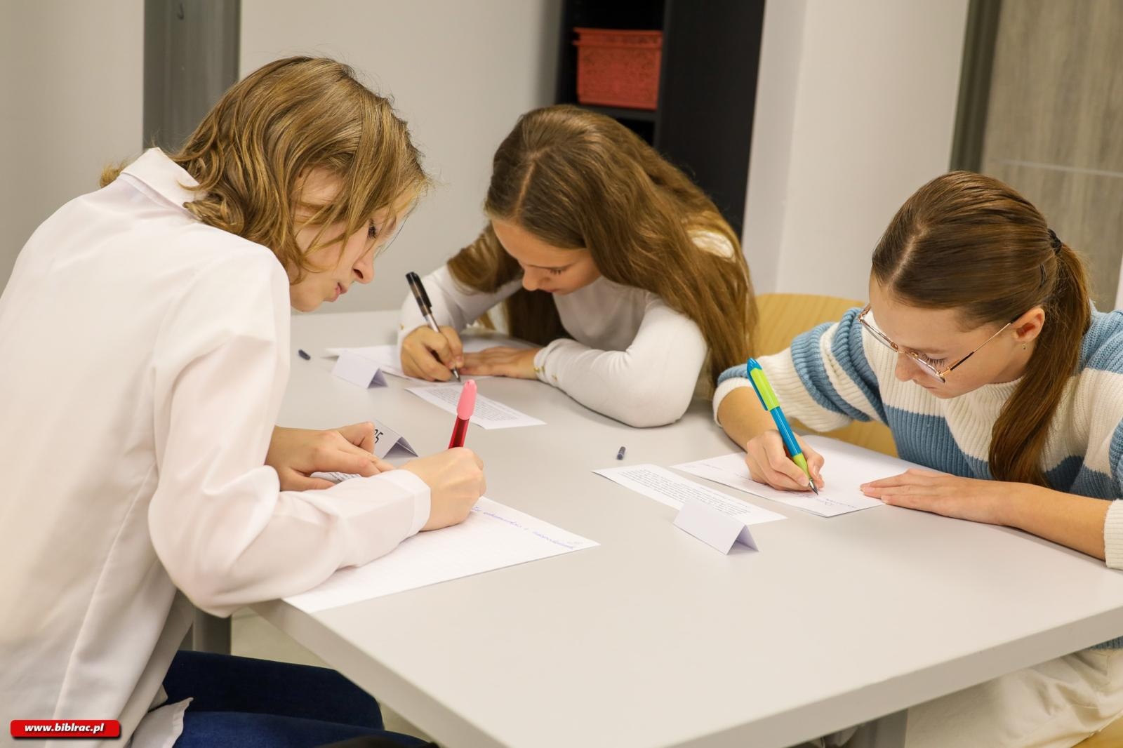 Zdjęcie w galerii na portalu naszraciborz.pl: Zostań Mistrzem Kaligrafii. Relacja z konkursu wiadomości z regionu