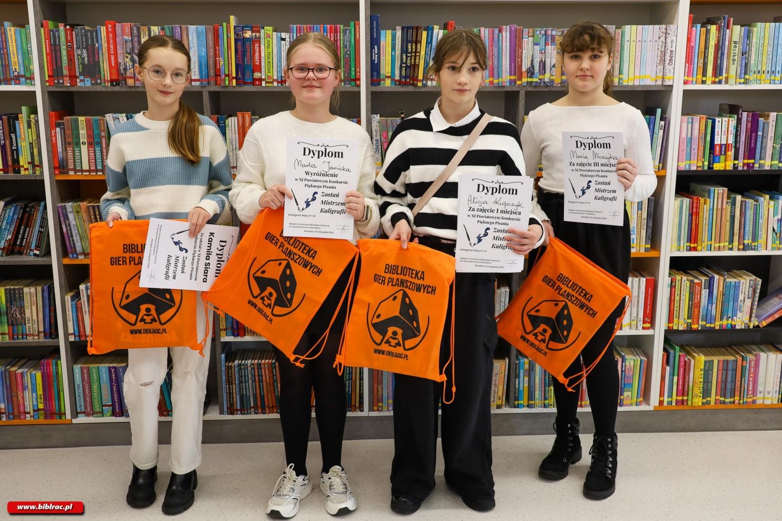 Zdjęcie w galerii na portalu naszraciborz.pl: Zostań Mistrzem Kaligrafii. Relacja z konkursu wiadomości z regionu