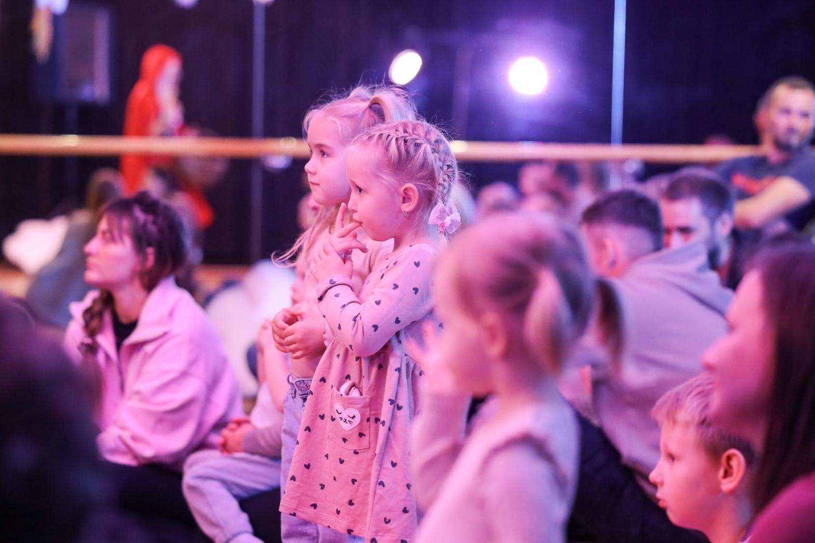 Zdjęcie w galerii na portalu naszraciborz.pl: Maluchy w krainie dźwięku i TRZY PROSIACZKI zapraszają na bajkowe spotkanie  wiadomości z regionu