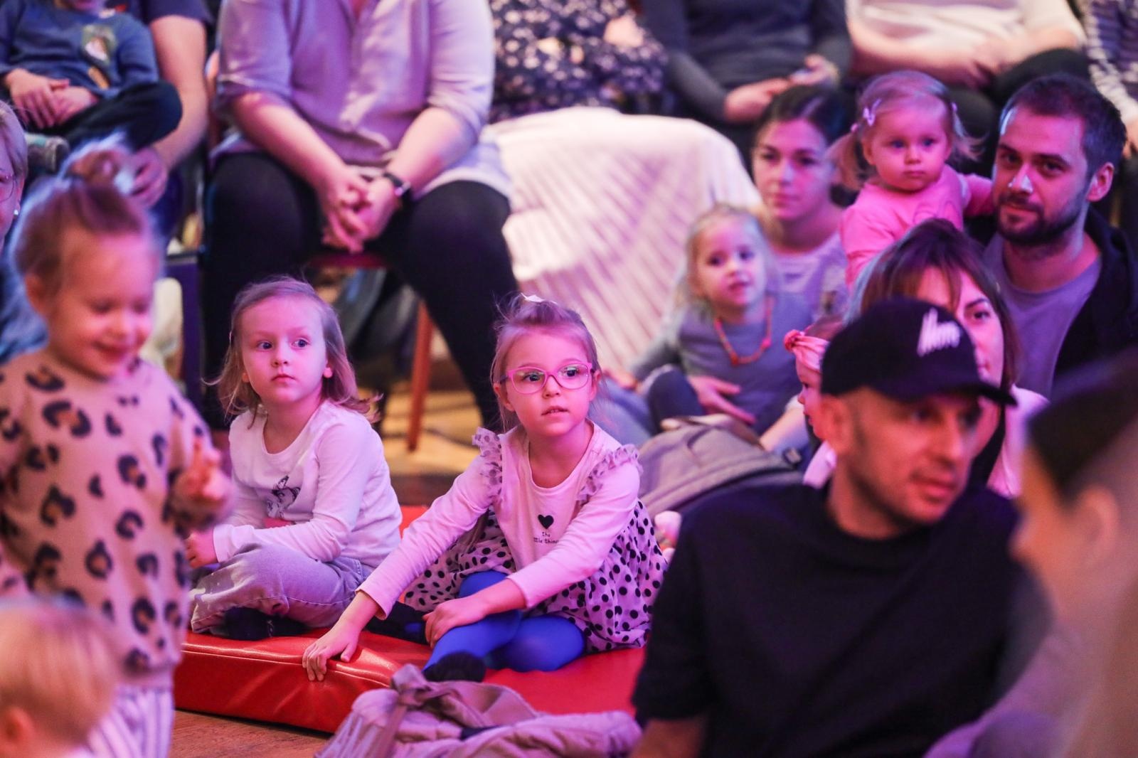 Zdjęcie w galerii na portalu naszraciborz.pl: Maluchy w krainie dźwięku i TRZY PROSIACZKI zapraszają na bajkowe spotkanie  wiadomości z regionu