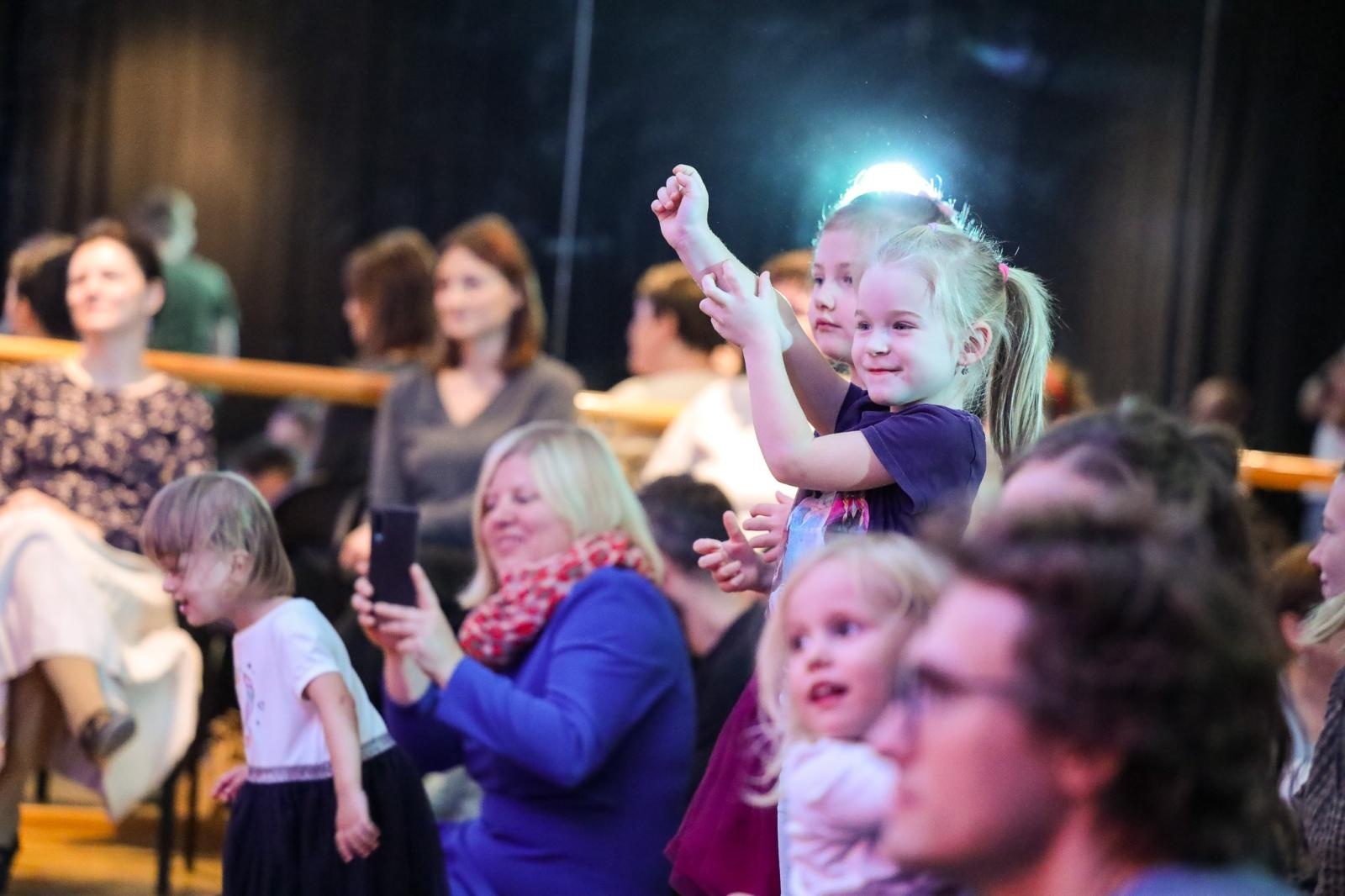 Zdjęcie w galerii na portalu naszraciborz.pl: Maluchy w krainie dźwięku i TRZY PROSIACZKI zapraszają na bajkowe spotkanie  wiadomości z regionu