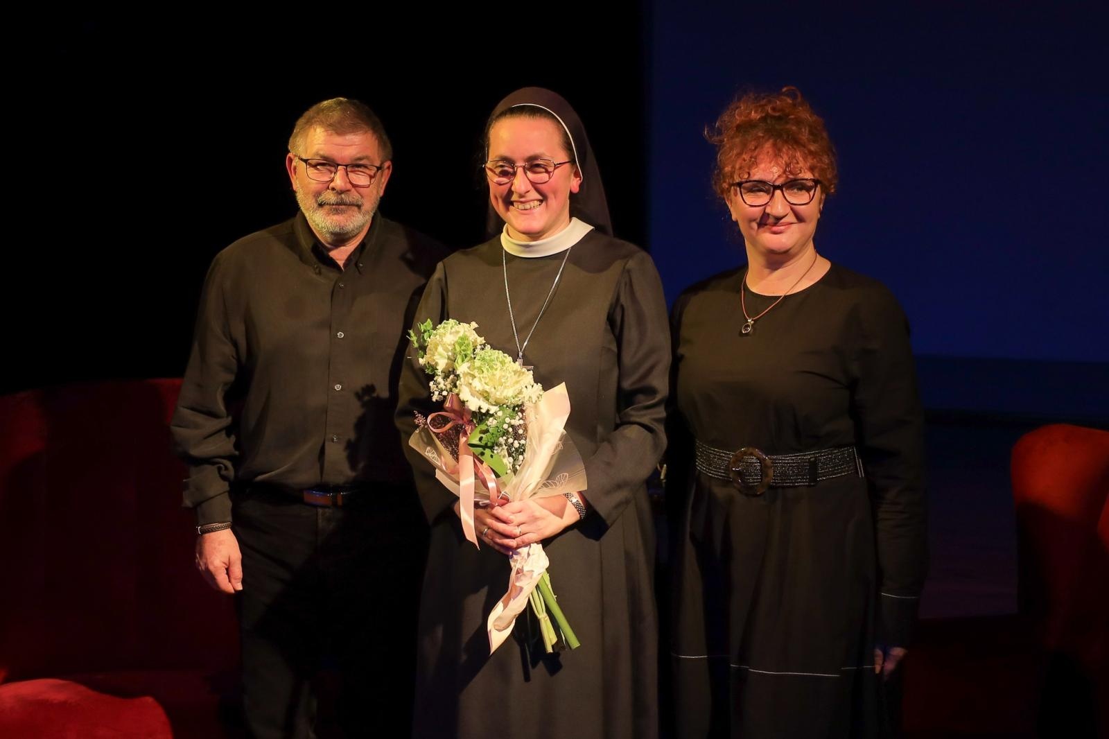 Zdjęcie w galerii na portalu naszraciborz.pl: W PUNKT. Spotkanie z siostrą Barbarą Panfil - misjonarką na Filipinach wiadomości z regionu