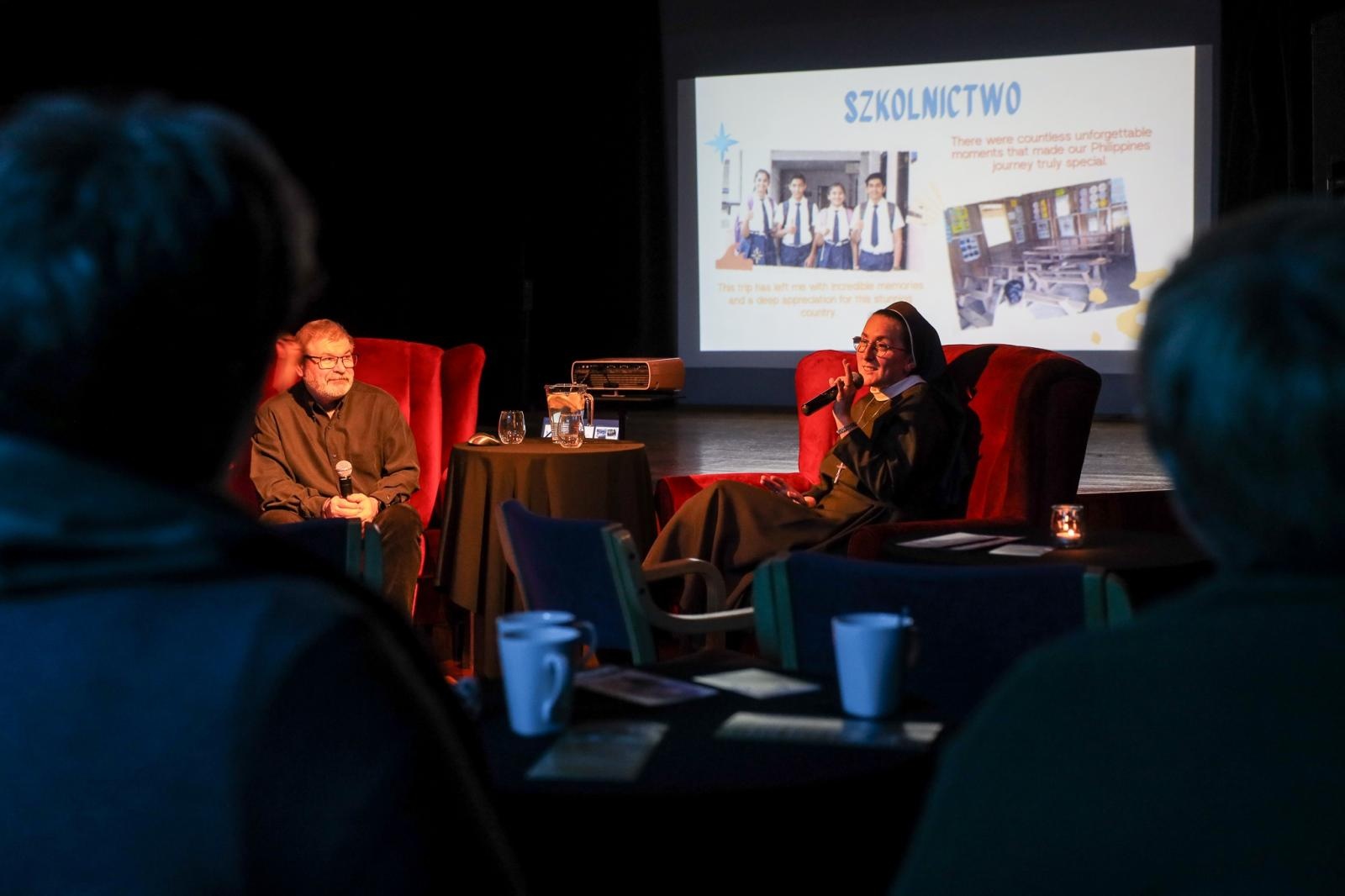 Zdjęcie w galerii na portalu naszraciborz.pl: W PUNKT. Spotkanie z siostrą Barbarą Panfil - misjonarką na Filipinach wiadomości z regionu