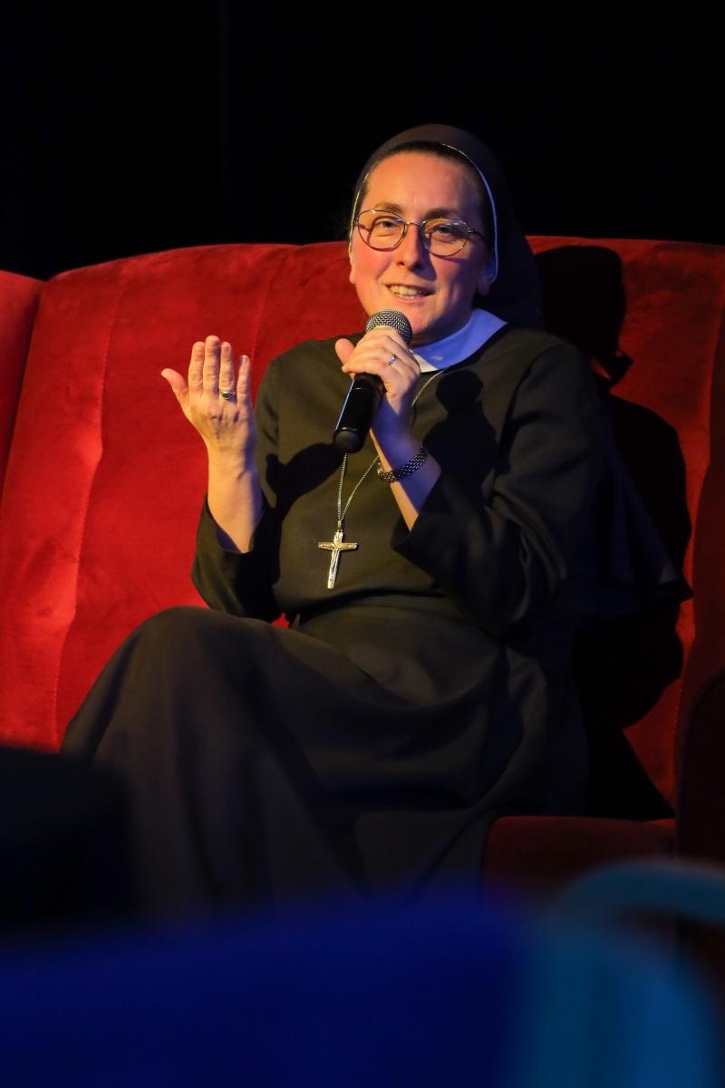 Zdjęcie w galerii na portalu naszraciborz.pl: W PUNKT. Spotkanie z siostrą Barbarą Panfil - misjonarką na Filipinach wiadomości z regionu