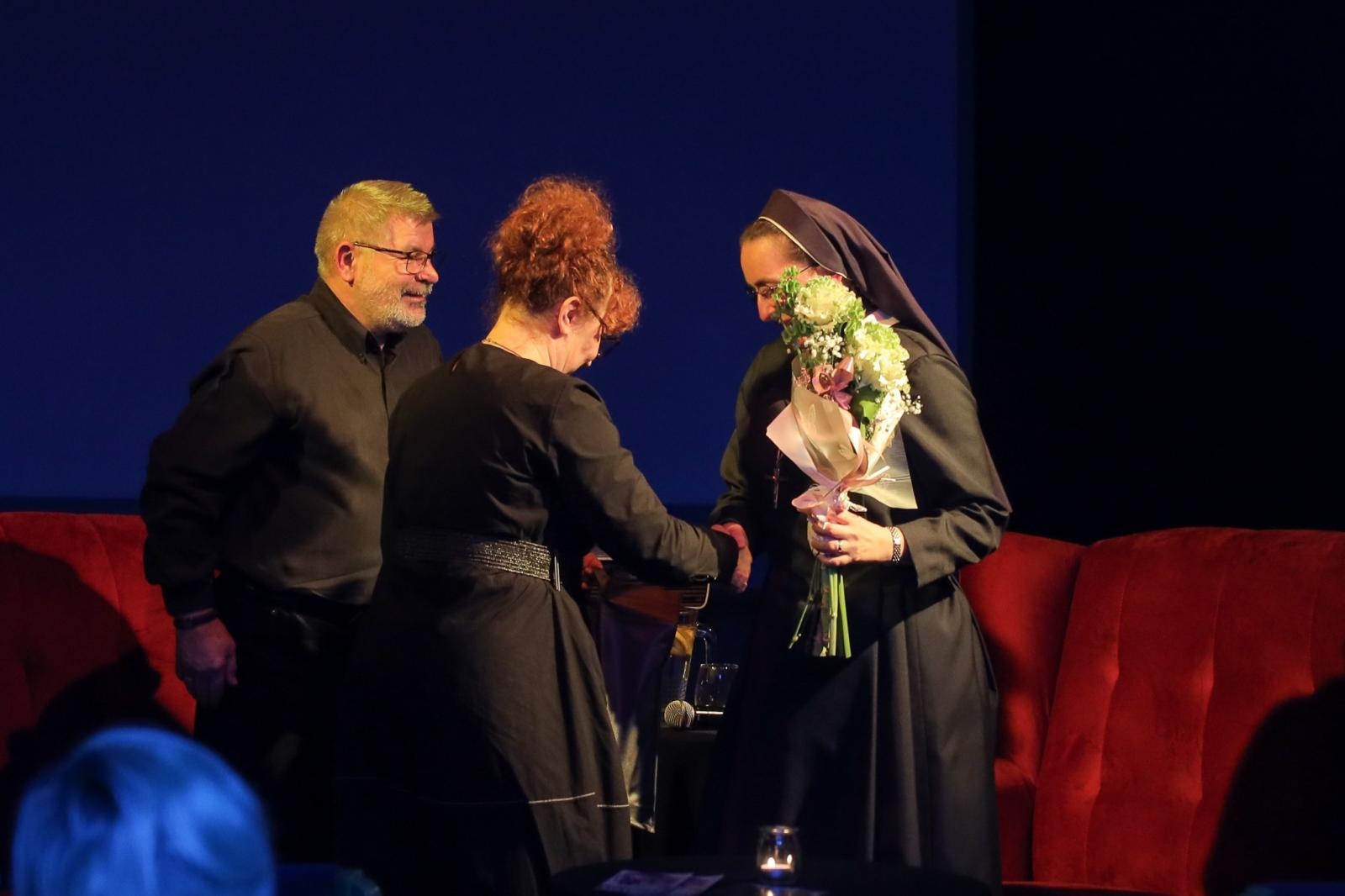 Zdjęcie w galerii na portalu naszraciborz.pl: W PUNKT. Spotkanie z siostrą Barbarą Panfil - misjonarką na Filipinach wiadomości z regionu