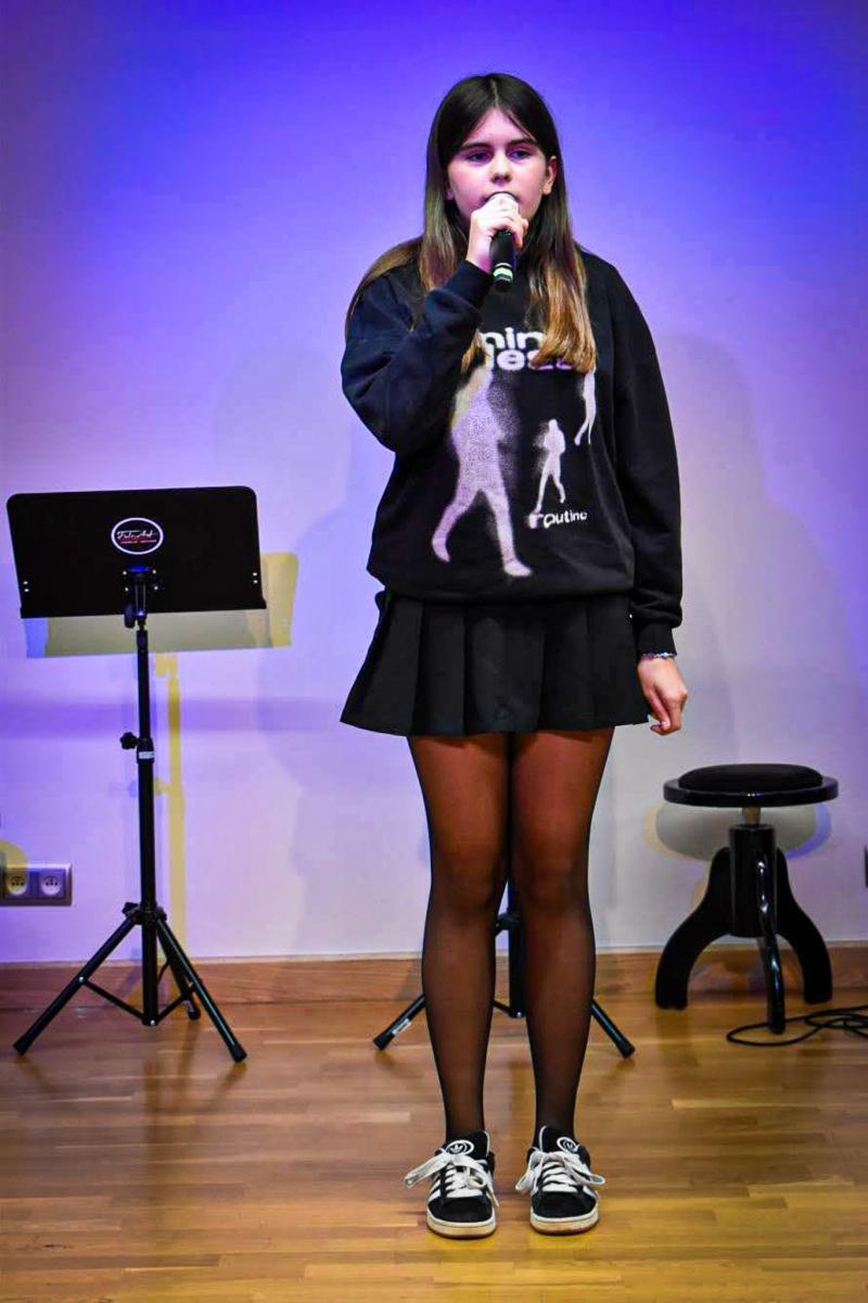 Zdjęcie w galerii na portalu naszraciborz.pl: Muzyczne talenty na scenie Zamku Piastowskiego. Koncert uczniów ogniska muzycznego Fulnart wiadomości z regionu