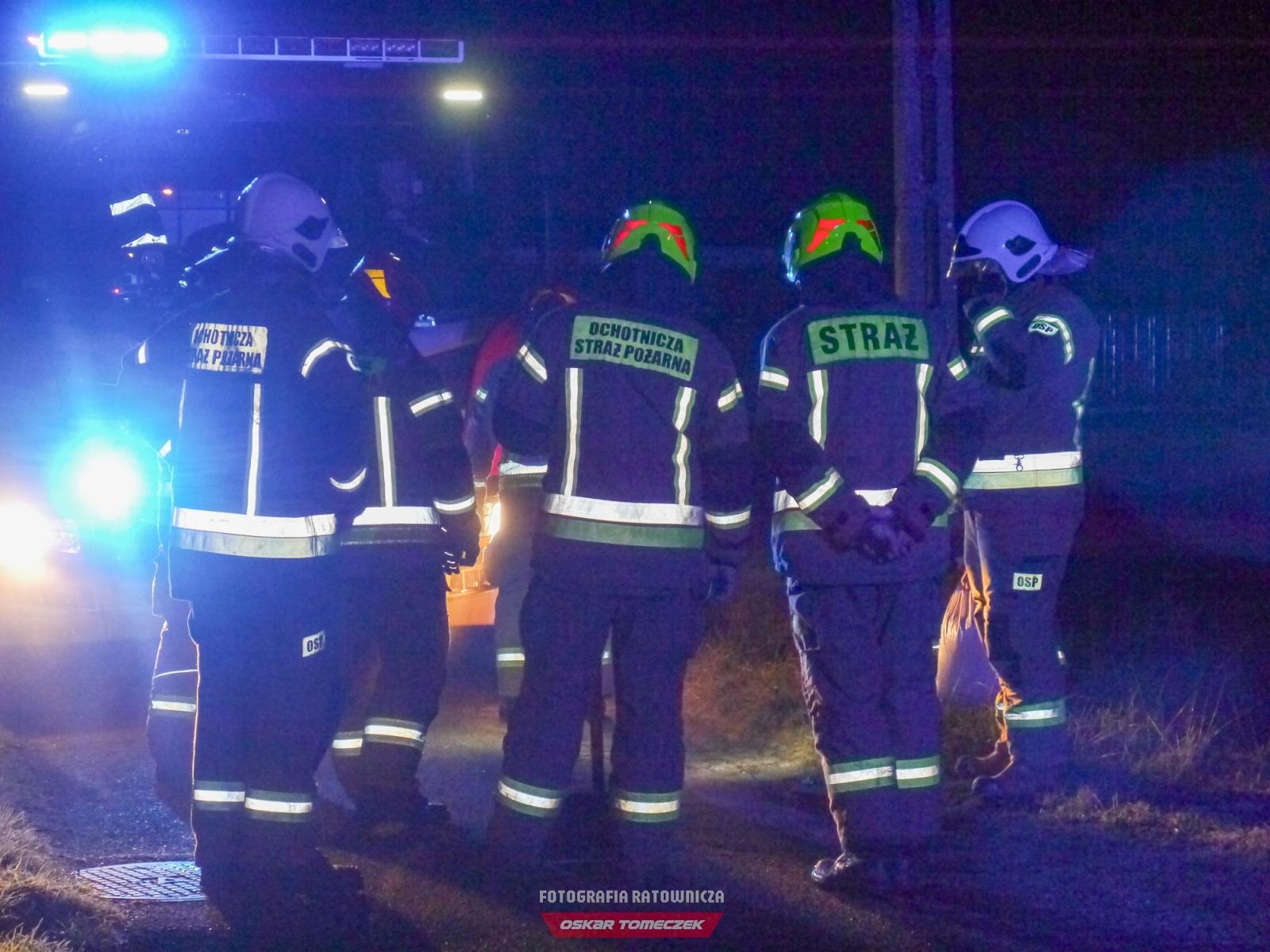 Zdjęcie w galerii na portalu naszraciborz.pl: Olej na jezdni na Jabłoniowej w Nędzy [FOTO] wiadomości z regionu