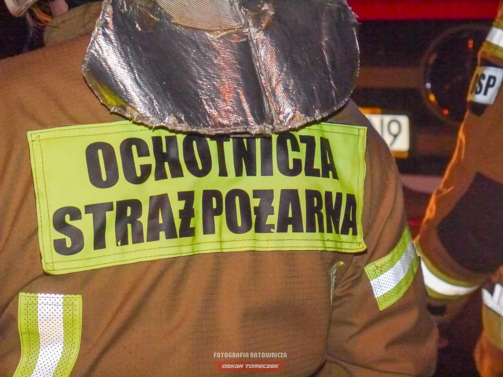 Zdjęcie w galerii na portalu naszraciborz.pl: Olej na jezdni na Jabłoniowej w Nędzy [FOTO] wiadomości z regionu