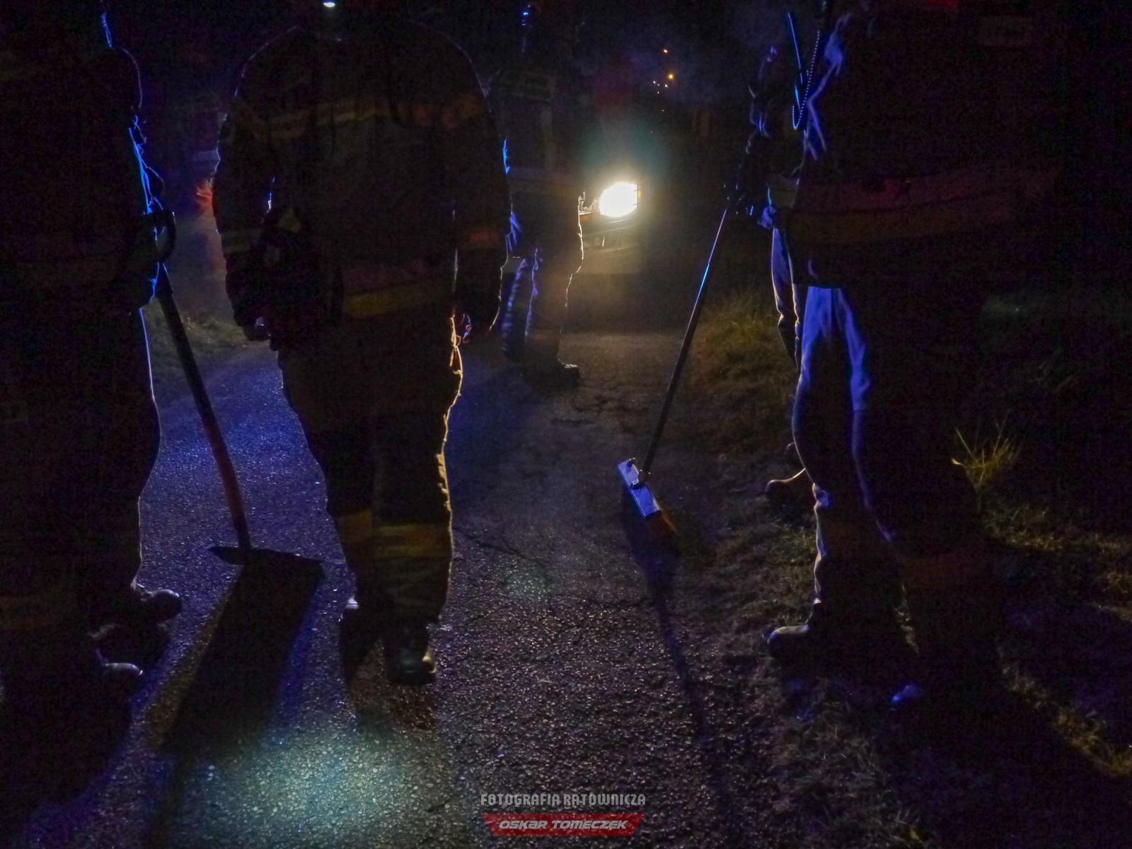 Zdjęcie w galerii na portalu naszraciborz.pl: Olej na jezdni na Jabłoniowej w Nędzy [FOTO] wiadomości z regionu