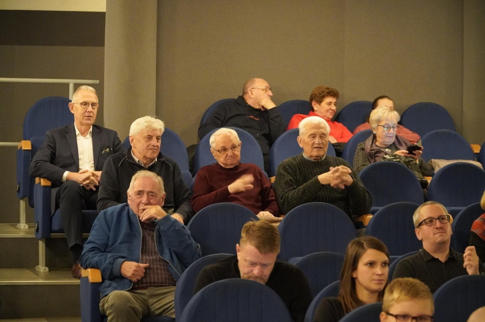 Zdjęcie w galerii na portalu naszraciborz.pl: Obchody 60. rocznicy śmierci abp. gen. dyw. Józefa Gawliny zwieńczone premierą filmu dokumentalnego [WIDEO] wiadomości z regionu