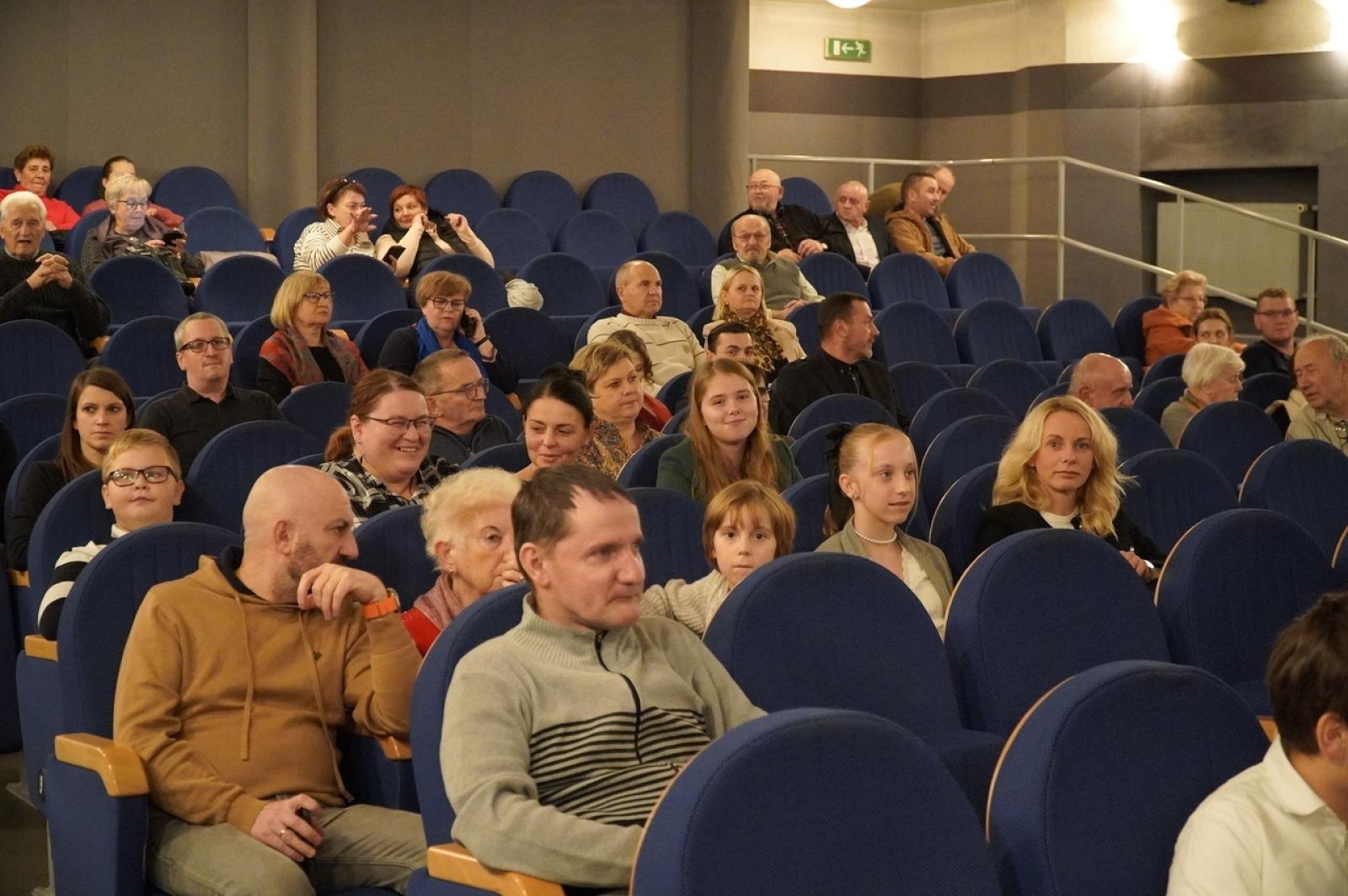 Zdjęcie w galerii na portalu naszraciborz.pl: Obchody 60. rocznicy śmierci abp. gen. dyw. Józefa Gawliny zwieńczone premierą filmu dokumentalnego [WIDEO] wiadomości z regionu