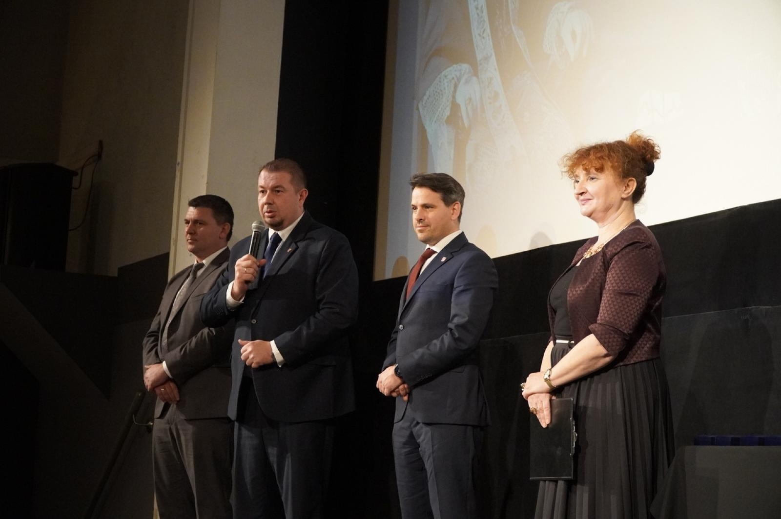 Zdjęcie w galerii na portalu naszraciborz.pl: Obchody 60. rocznicy śmierci abp. gen. dyw. Józefa Gawliny zwieńczone premierą filmu dokumentalnego [WIDEO] wiadomości z regionu