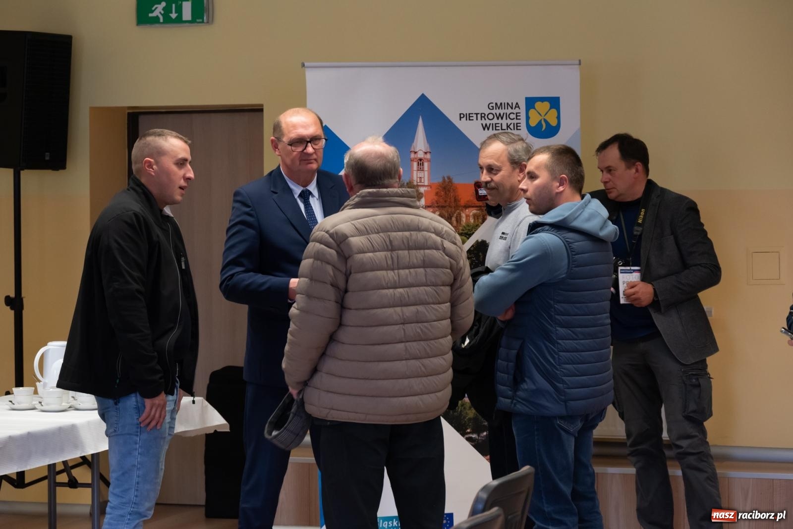 Zdjęcie w galerii na portalu naszraciborz.pl: Ziemia po Agromaxie trafi do rolników. Takie zapewnienie padło w Pietrowicach Wielkich wiadomości z regionu