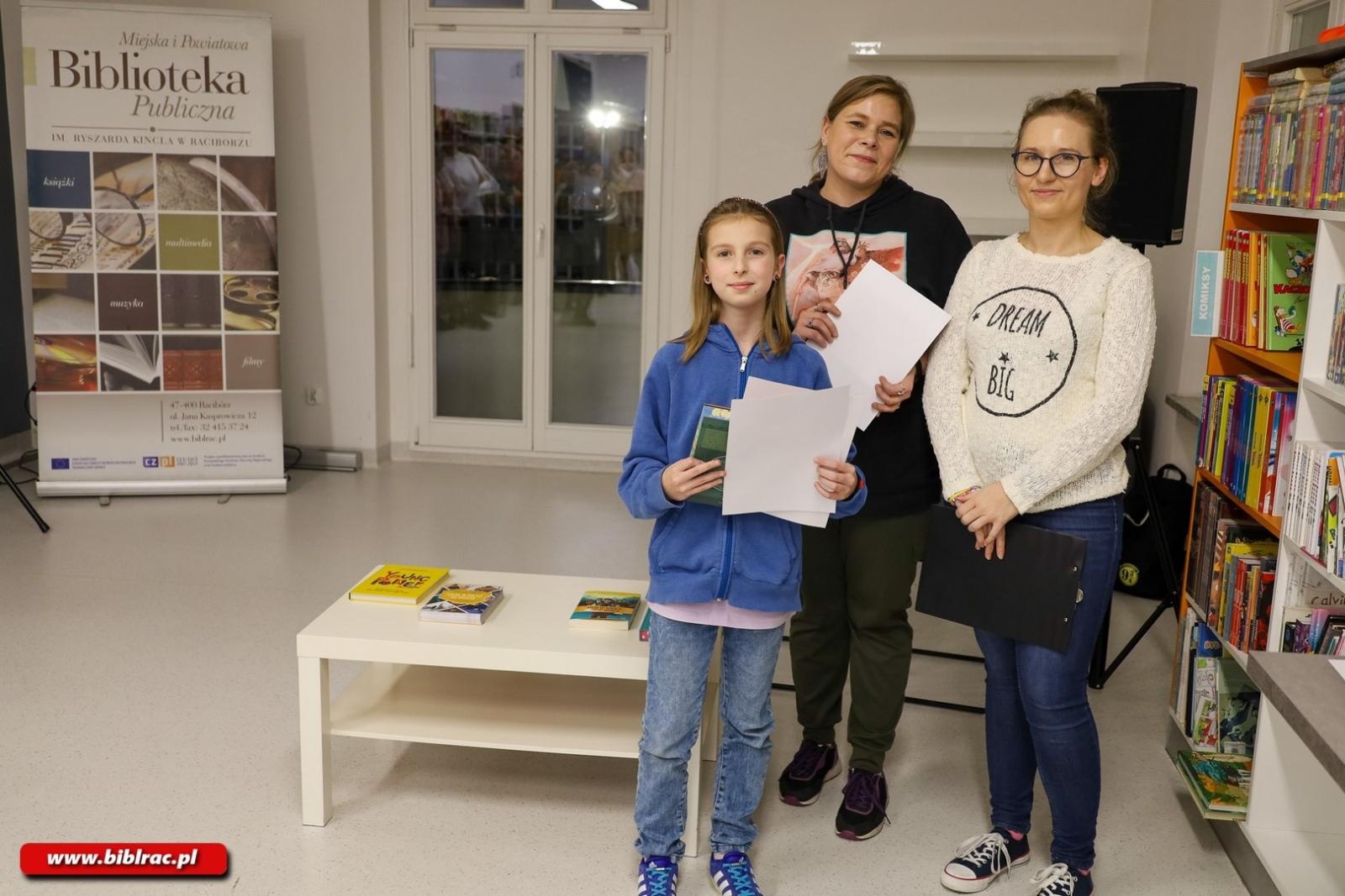 Zdjęcie w galerii na portalu naszraciborz.pl: Wojownicy w raciborskiej bibliotece wiadomości z regionu