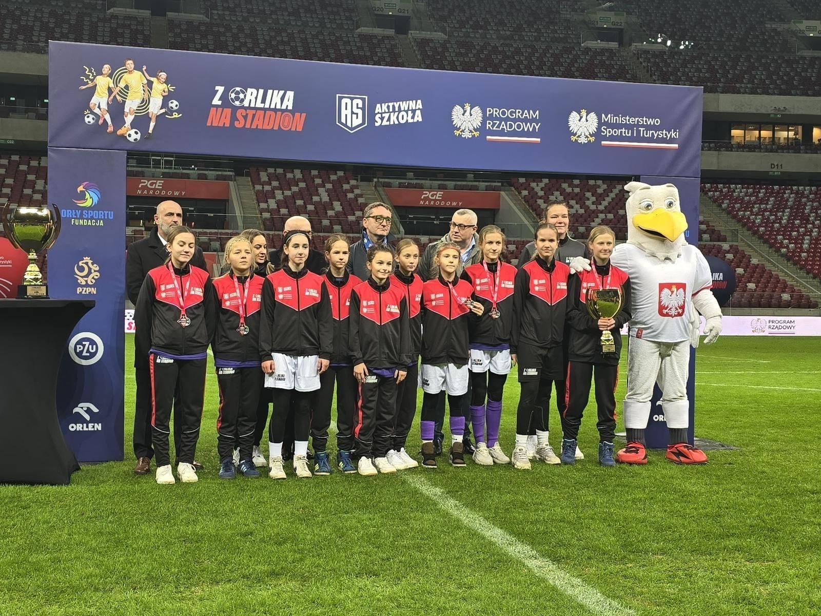 Zdjęcie w galerii na portalu naszraciborz.pl: Z Orlika na Stadion. Piłkarka Unii Racibórz ze srebrnym medalem wiadomości z regionu