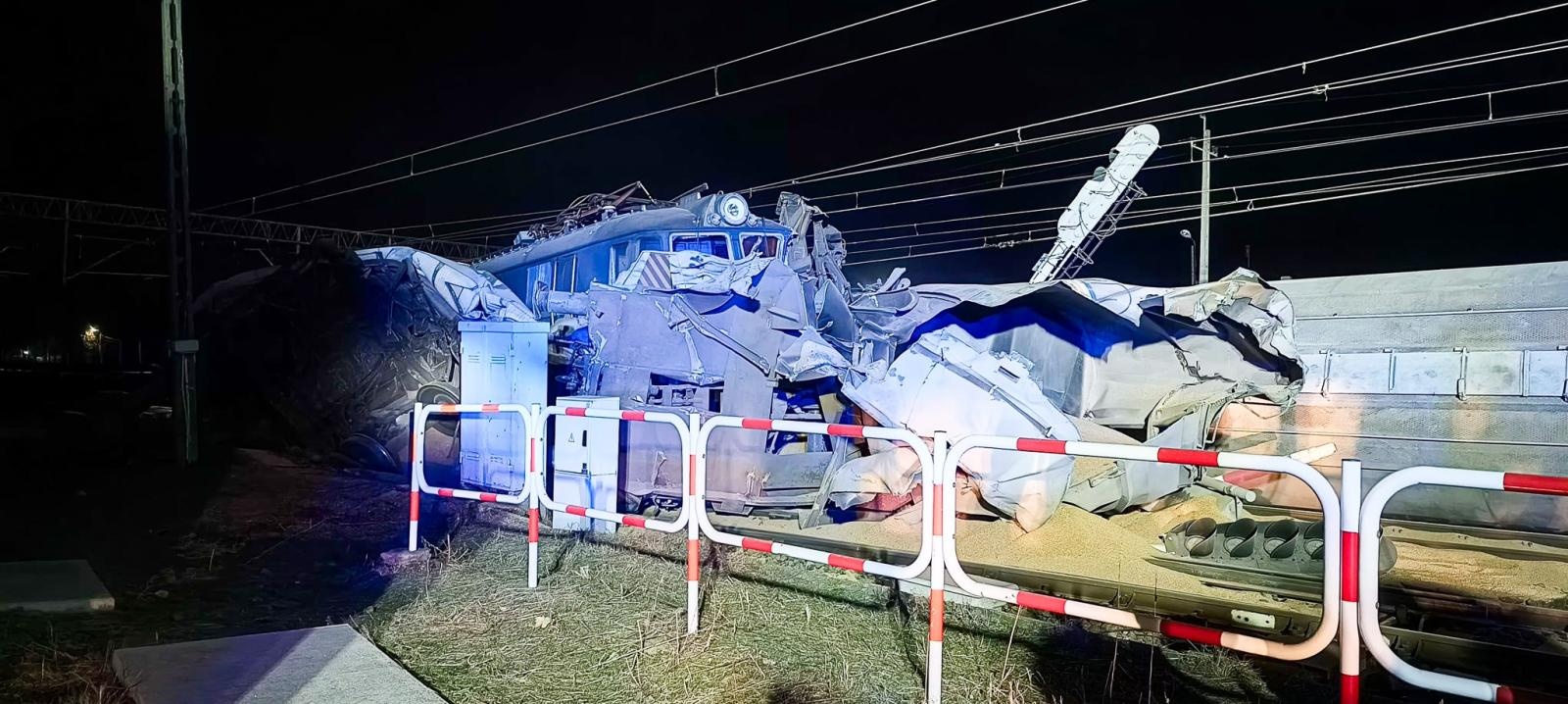 Zdjęcie w galerii na portalu naszraciborz.pl: Wypadek kolejowy w Kuźni Raciborskiej. Komunikat PKP w sprawie kursowania pociągów wiadomości z regionu