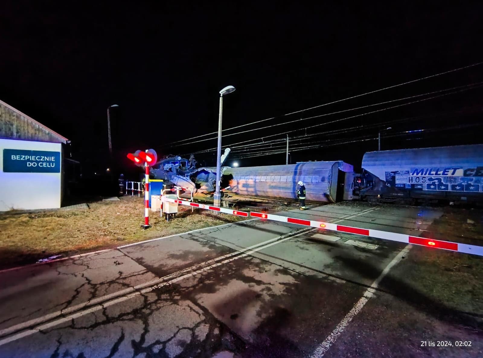 Zdjęcie w galerii na portalu naszraciborz.pl: Wypadek kolejowy w Kuźni Raciborskiej. Komunikat PKP w sprawie kursowania pociągów wiadomości z regionu