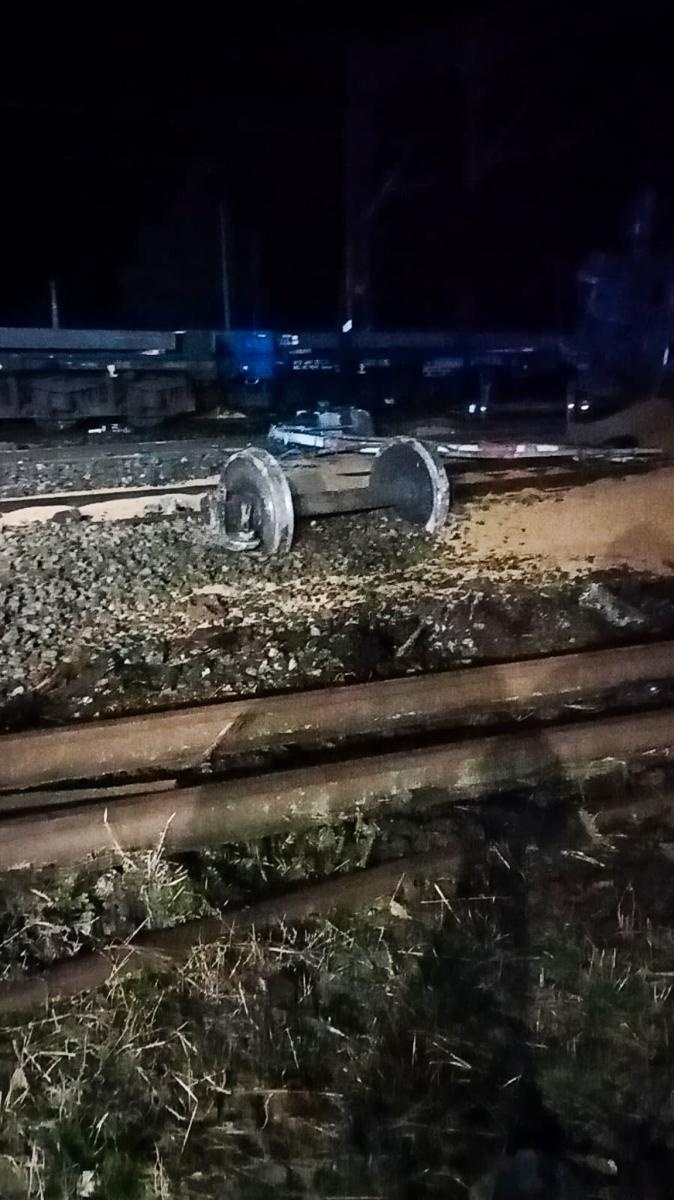 Zdjęcie w galerii na portalu naszraciborz.pl: Wypadek kolejowy w Kuźni Raciborskiej. Komunikat PKP w sprawie kursowania pociągów wiadomości z regionu